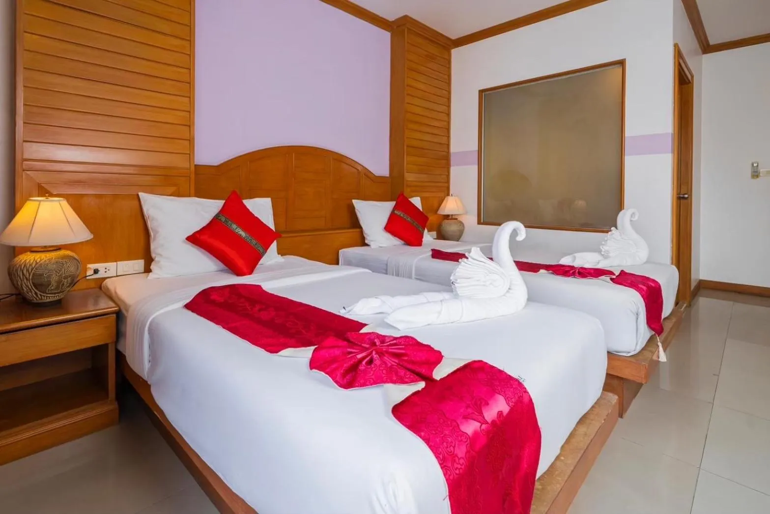 Photo of the whole room, Bed in Sun Shine Patong