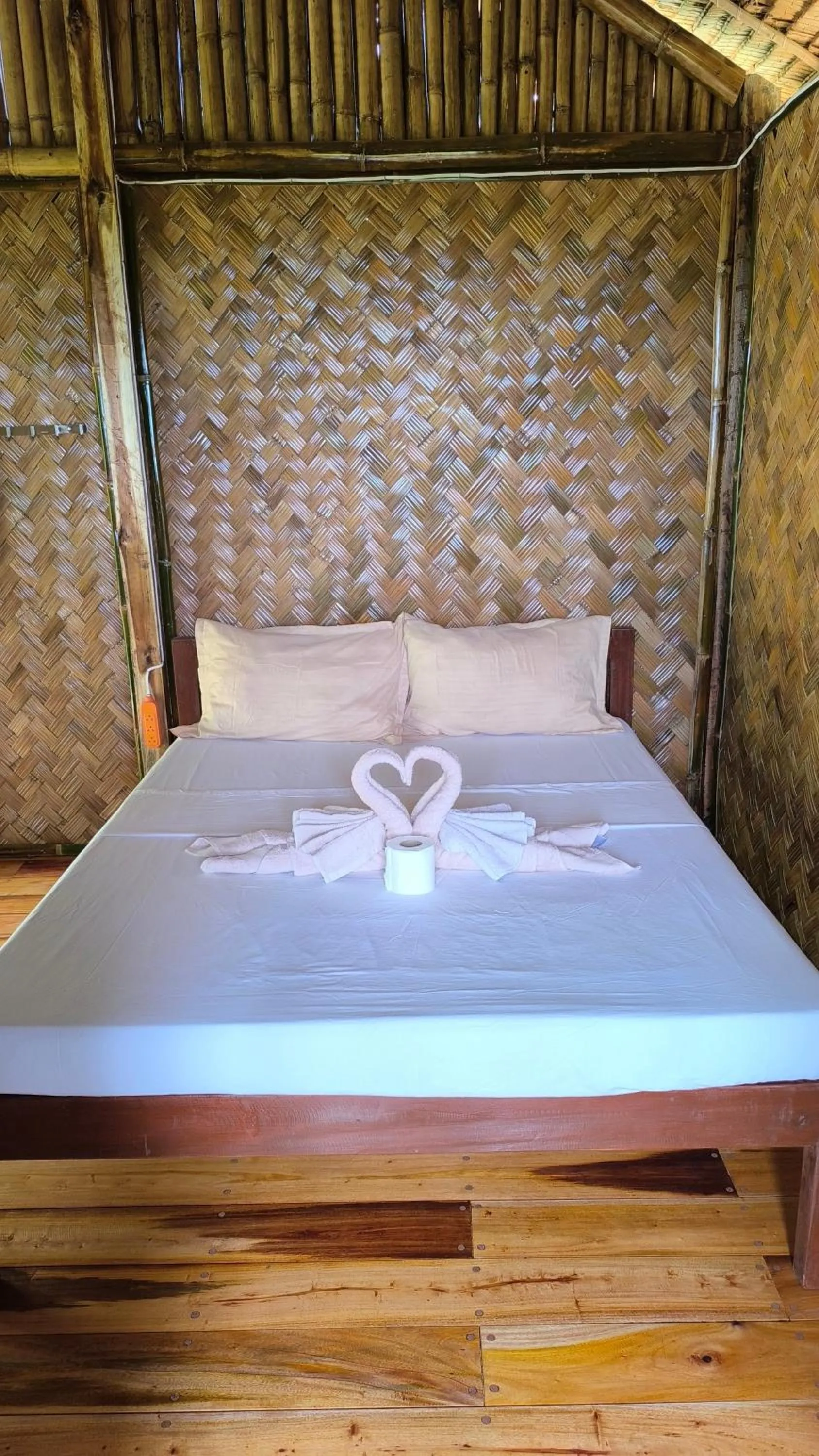Bed in Ocean Green Eco Lodge