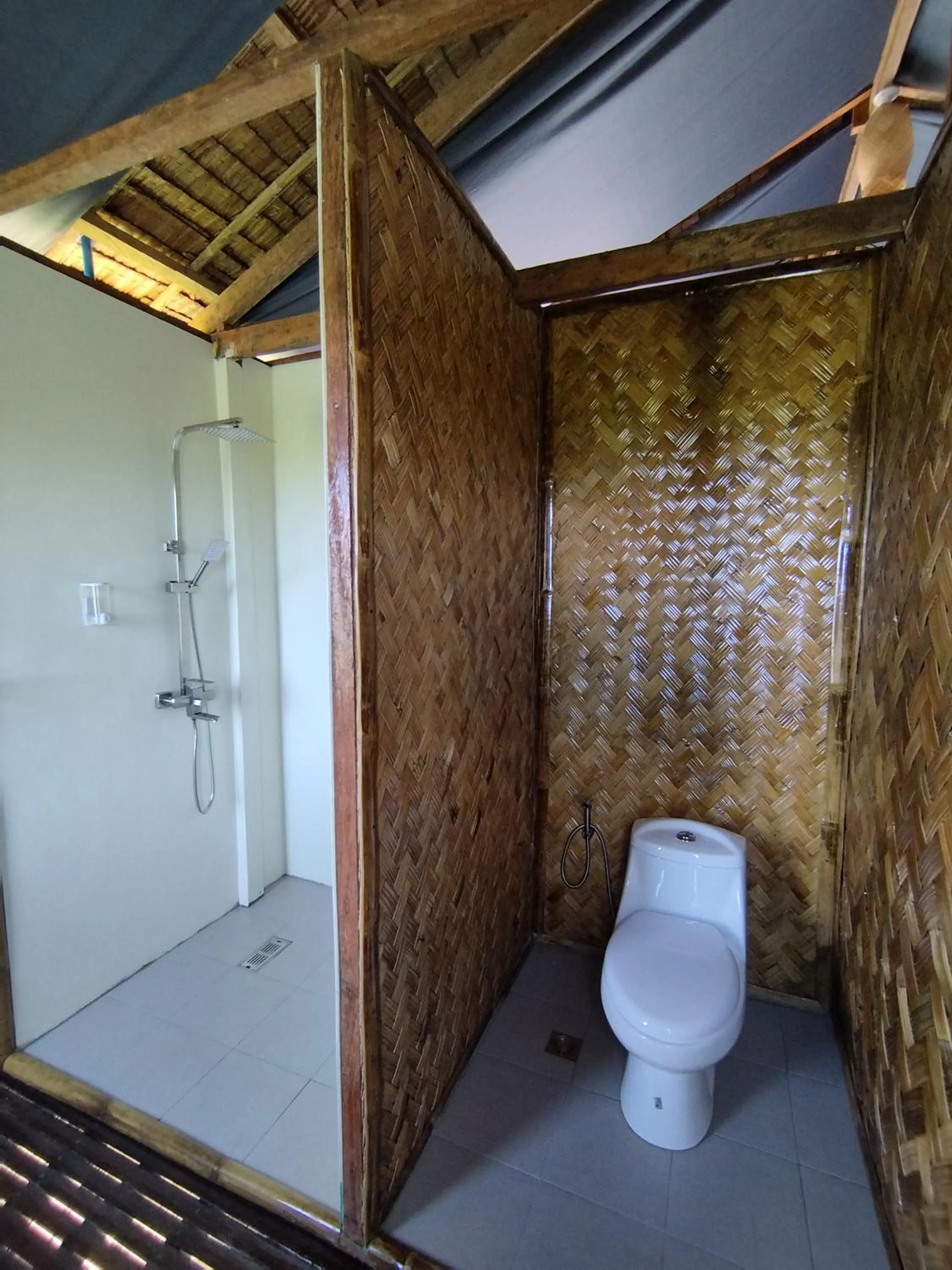 Toilet in Ocean Green Eco Lodge