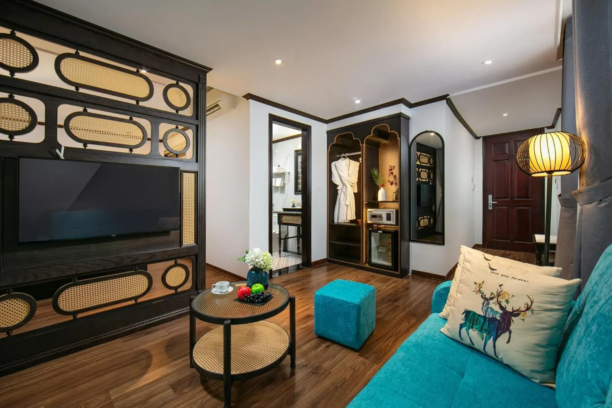 King Suite in Media Central Hotel & Spa King Suite in Media Central Hotel & Spa