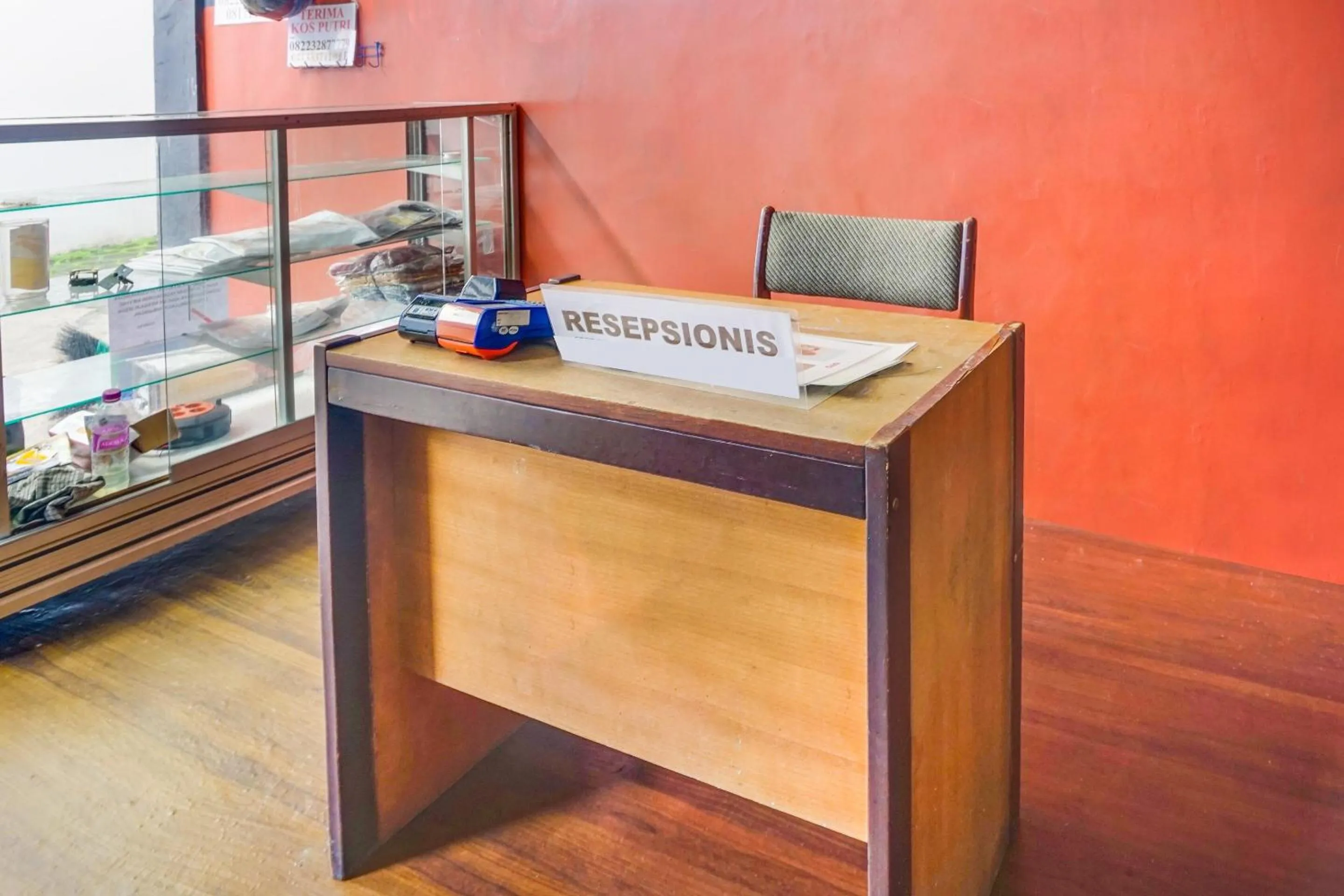 Lobby or reception in OYO 91926 Serayu Sumbersari Homestay