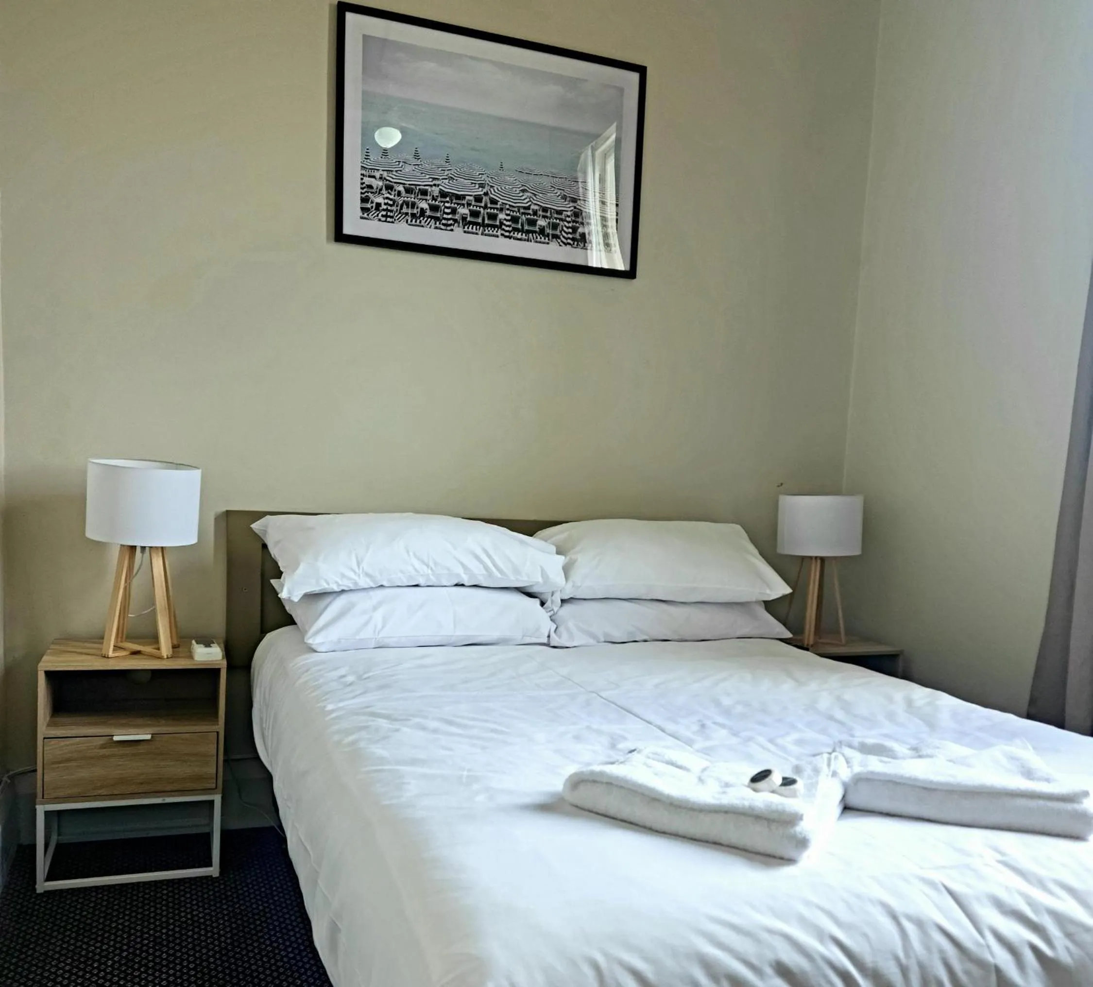 Bedroom, Bed in Family Hotel