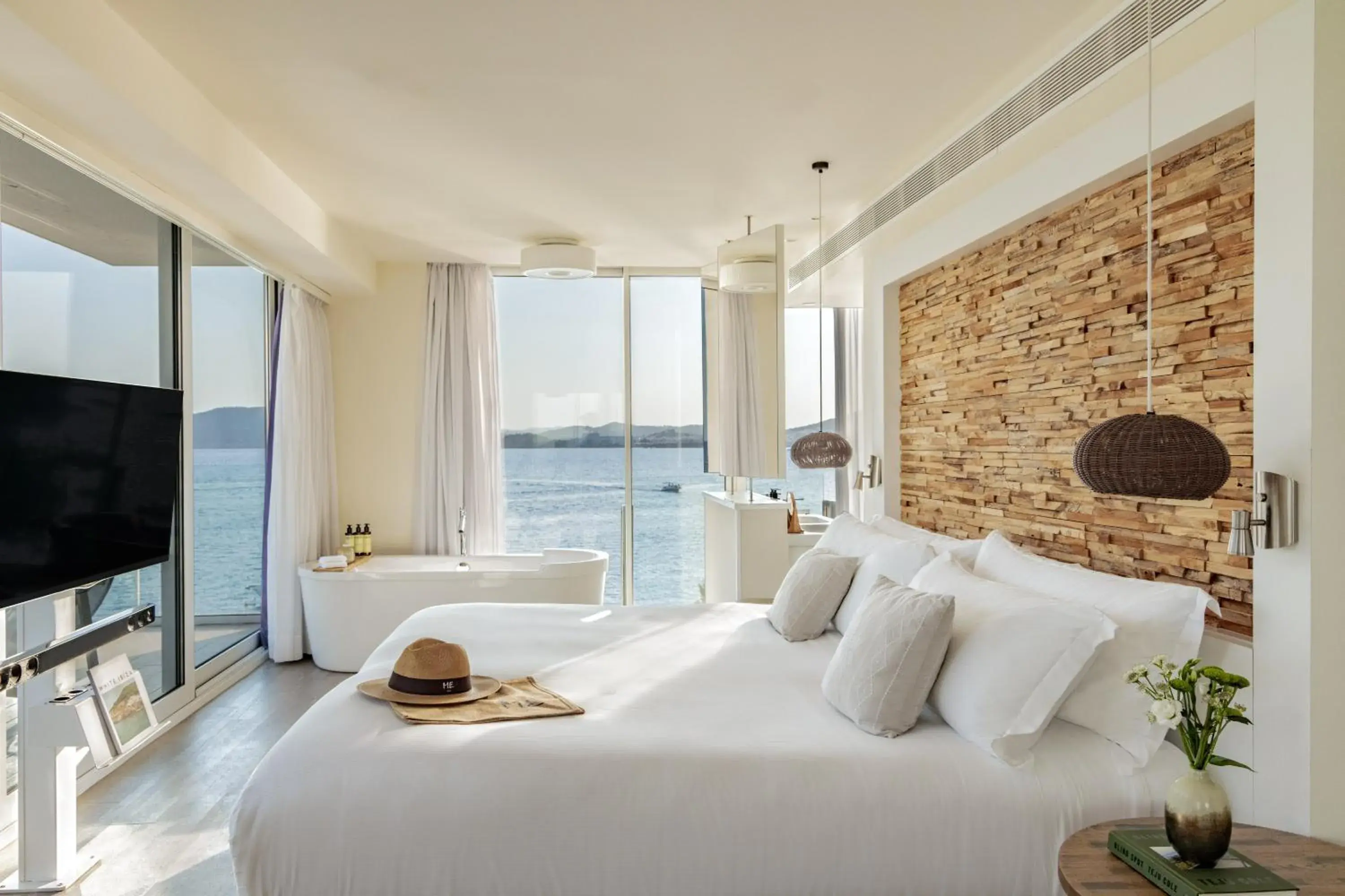 Bed in ME Ibiza - The Leading Hotels of the World Bed in ME Ibiza - The Leading Hotels of the World