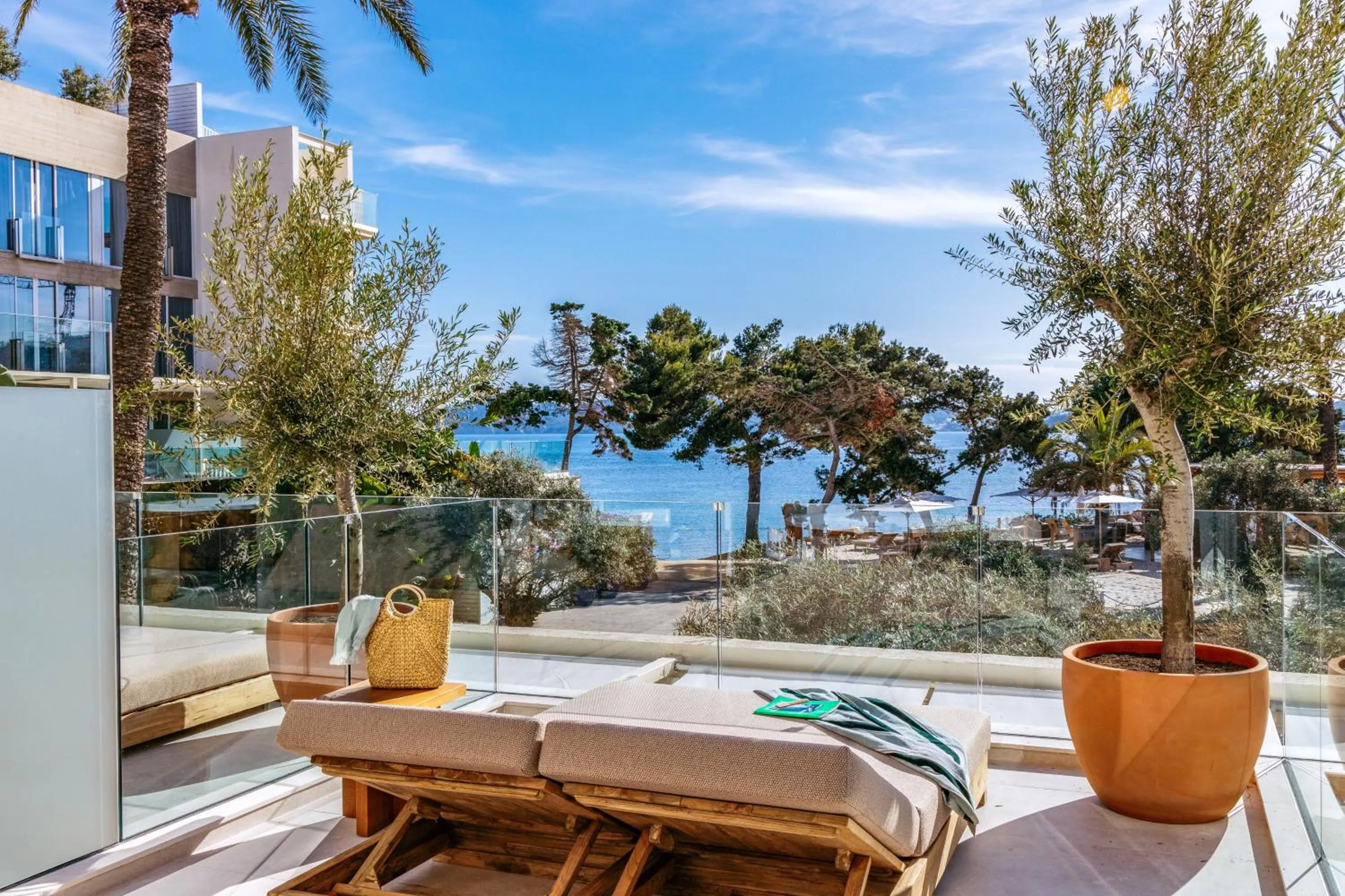 Day in ME Ibiza - The Leading Hotels of the World