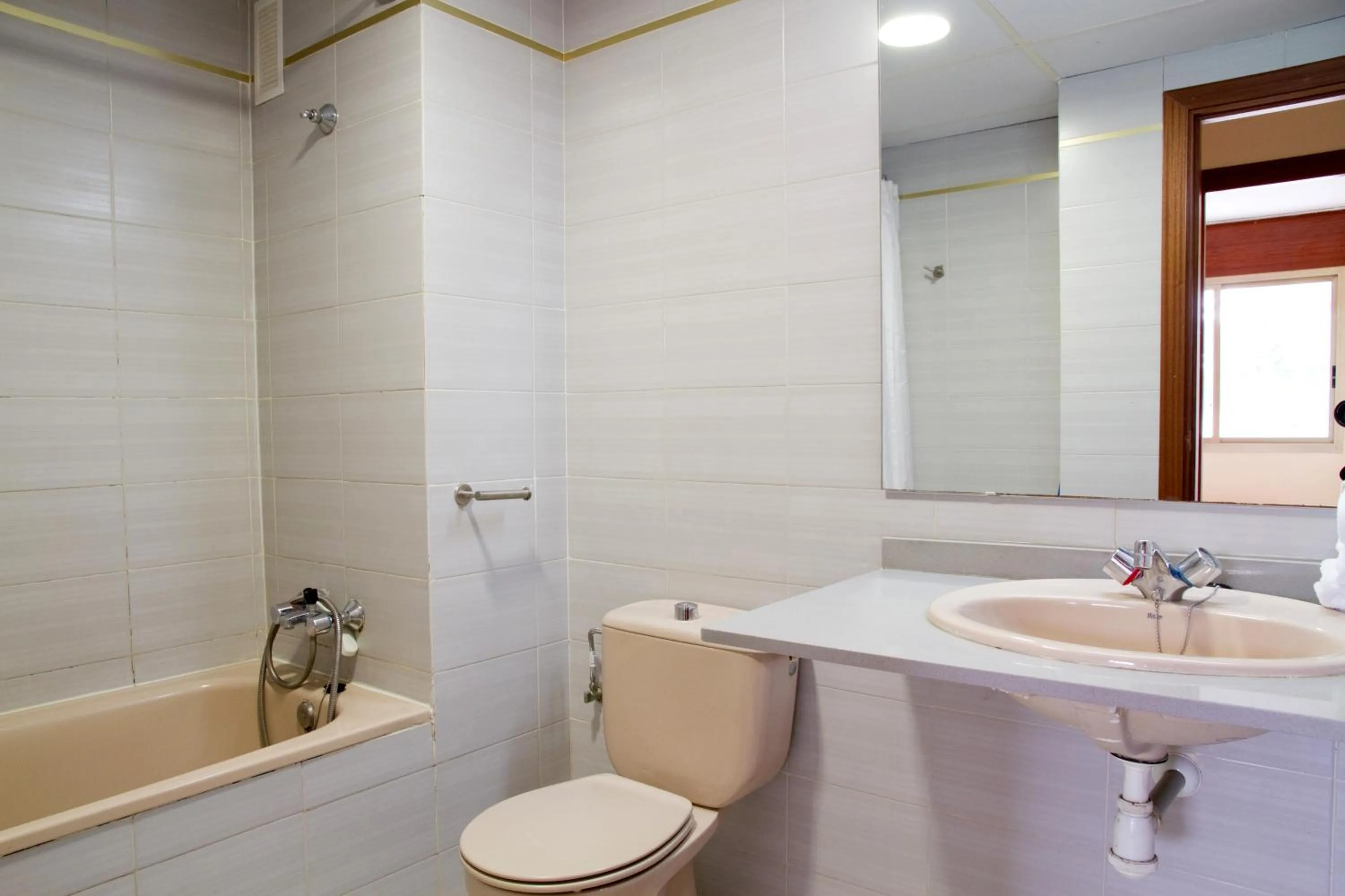 Bathroom in Rentalmar Arquus Park