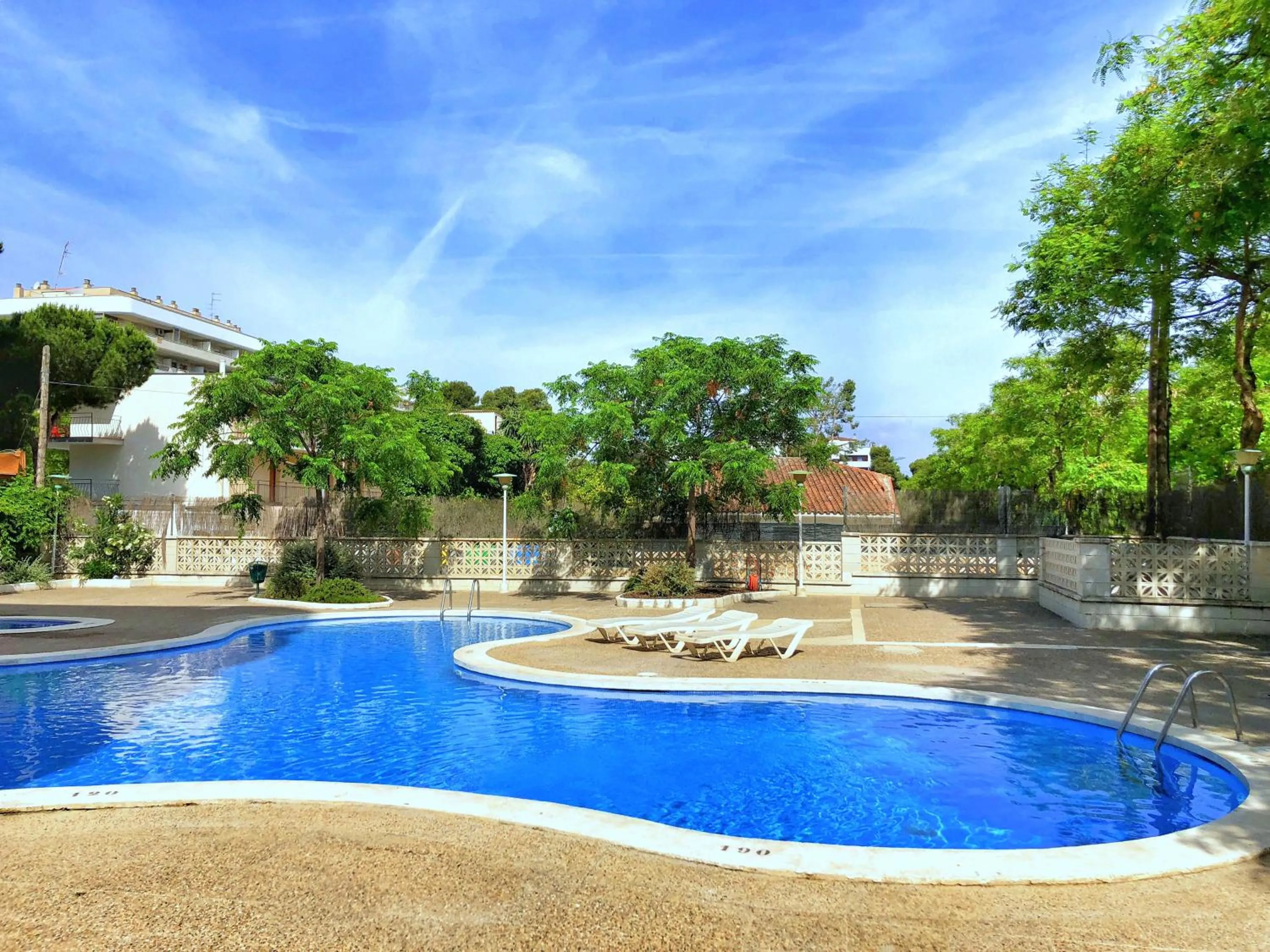 Swimming pool in Rentalmar Arquus Park
