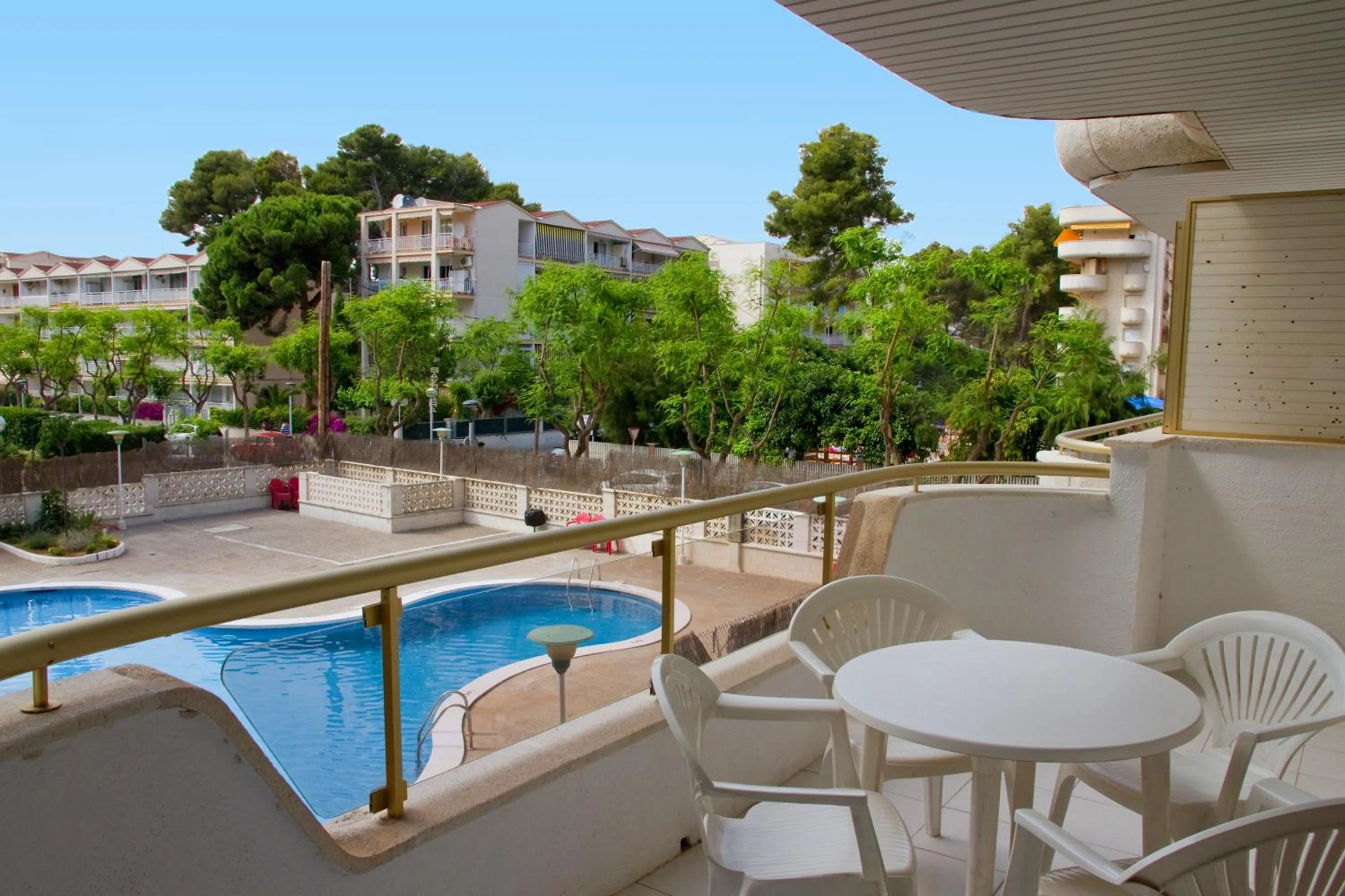 Pool view in Rentalmar Arquus Park