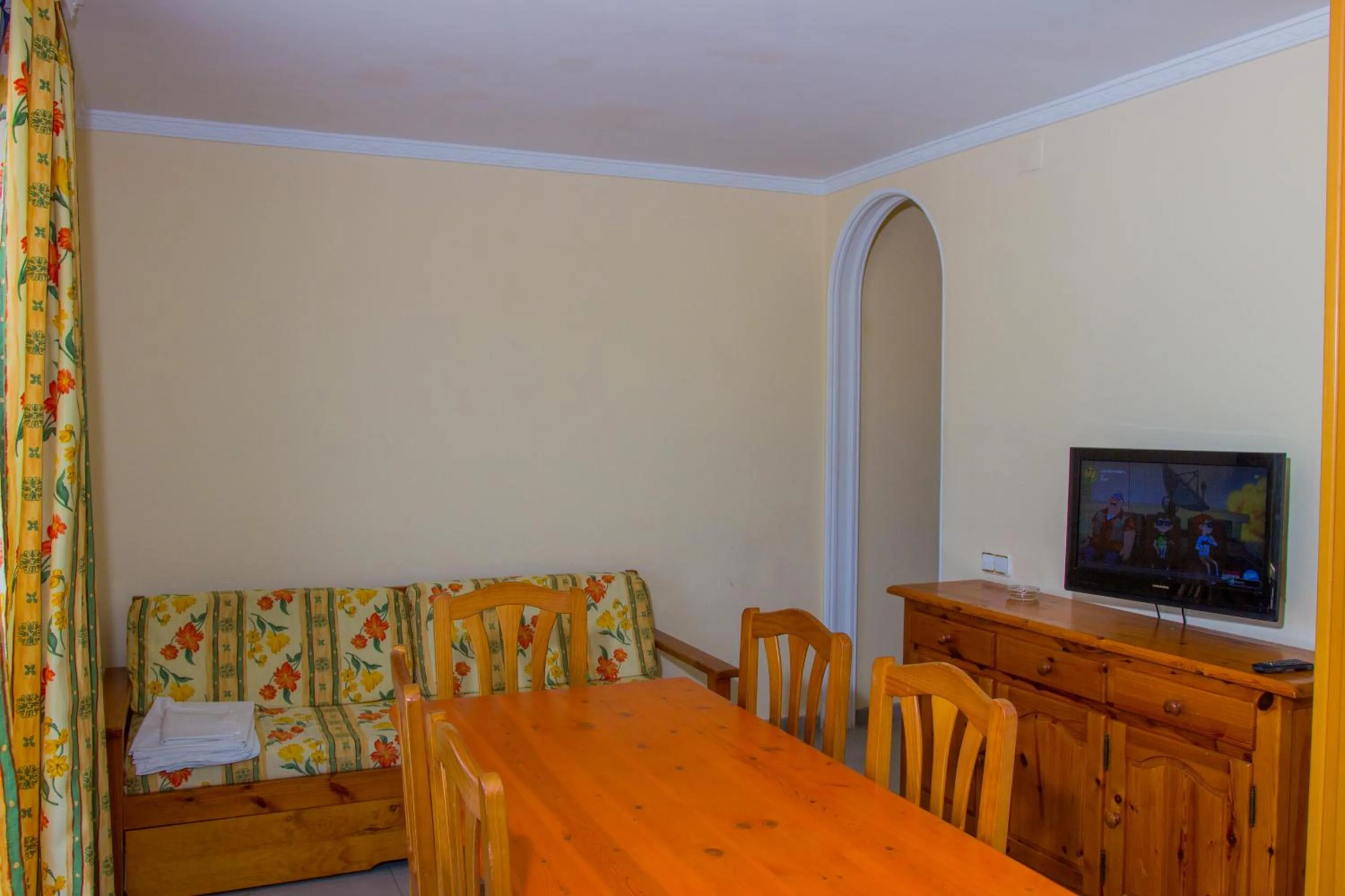 Dining area in Rentalmar Arquus Park