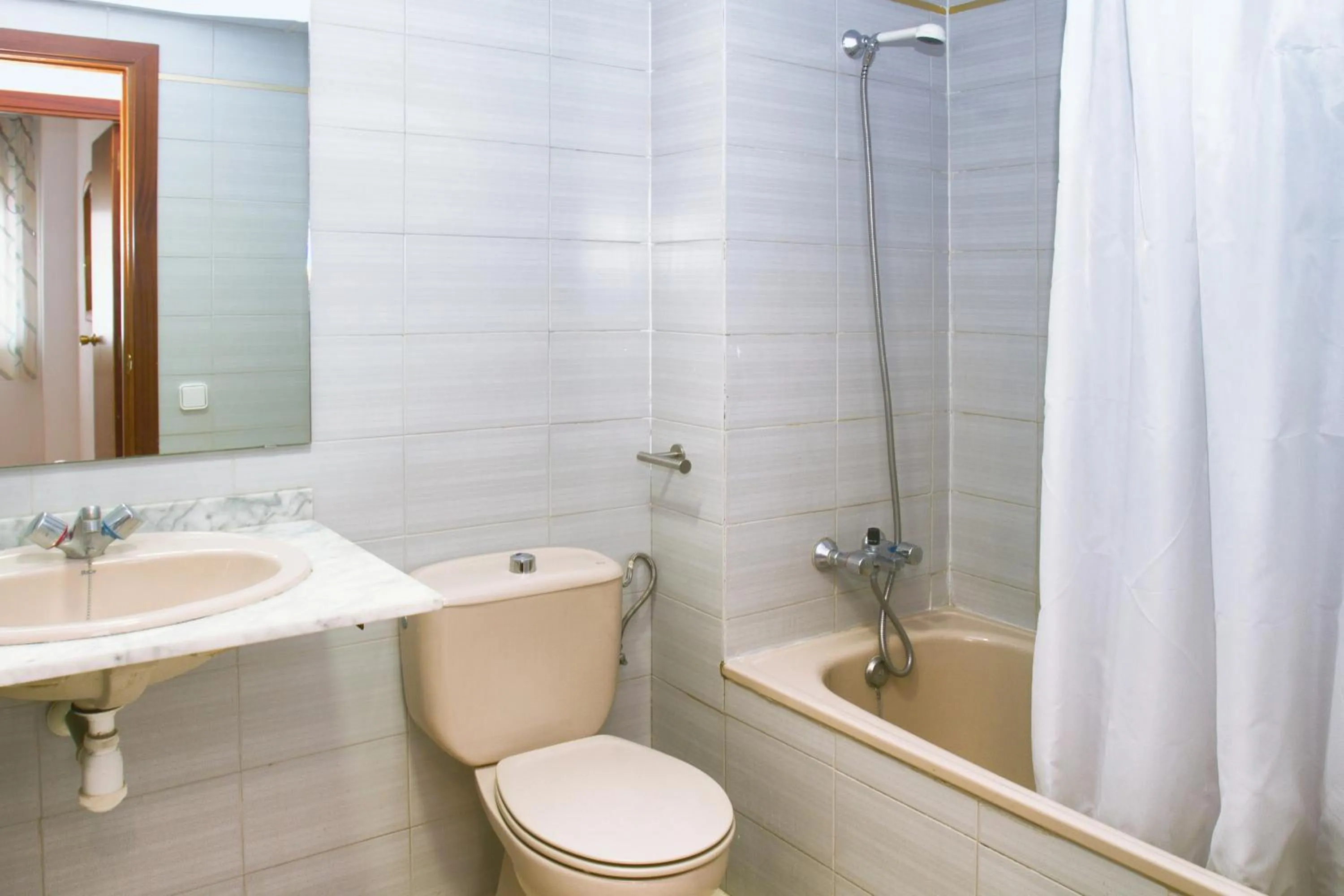 Bathroom in Rentalmar Arquus Park