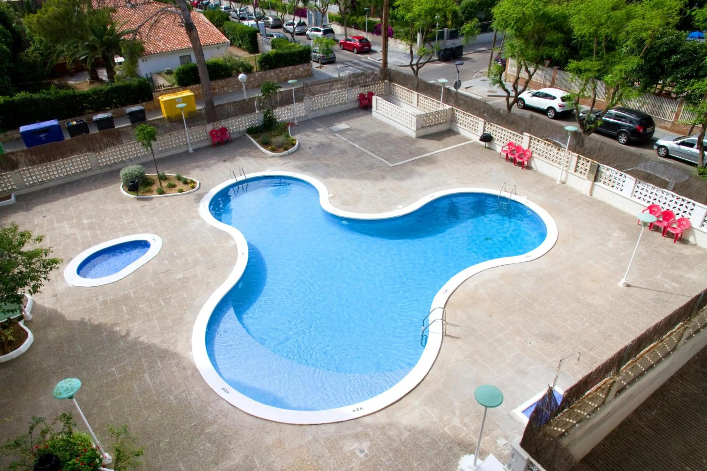 Swimming pool in Rentalmar Arquus Park