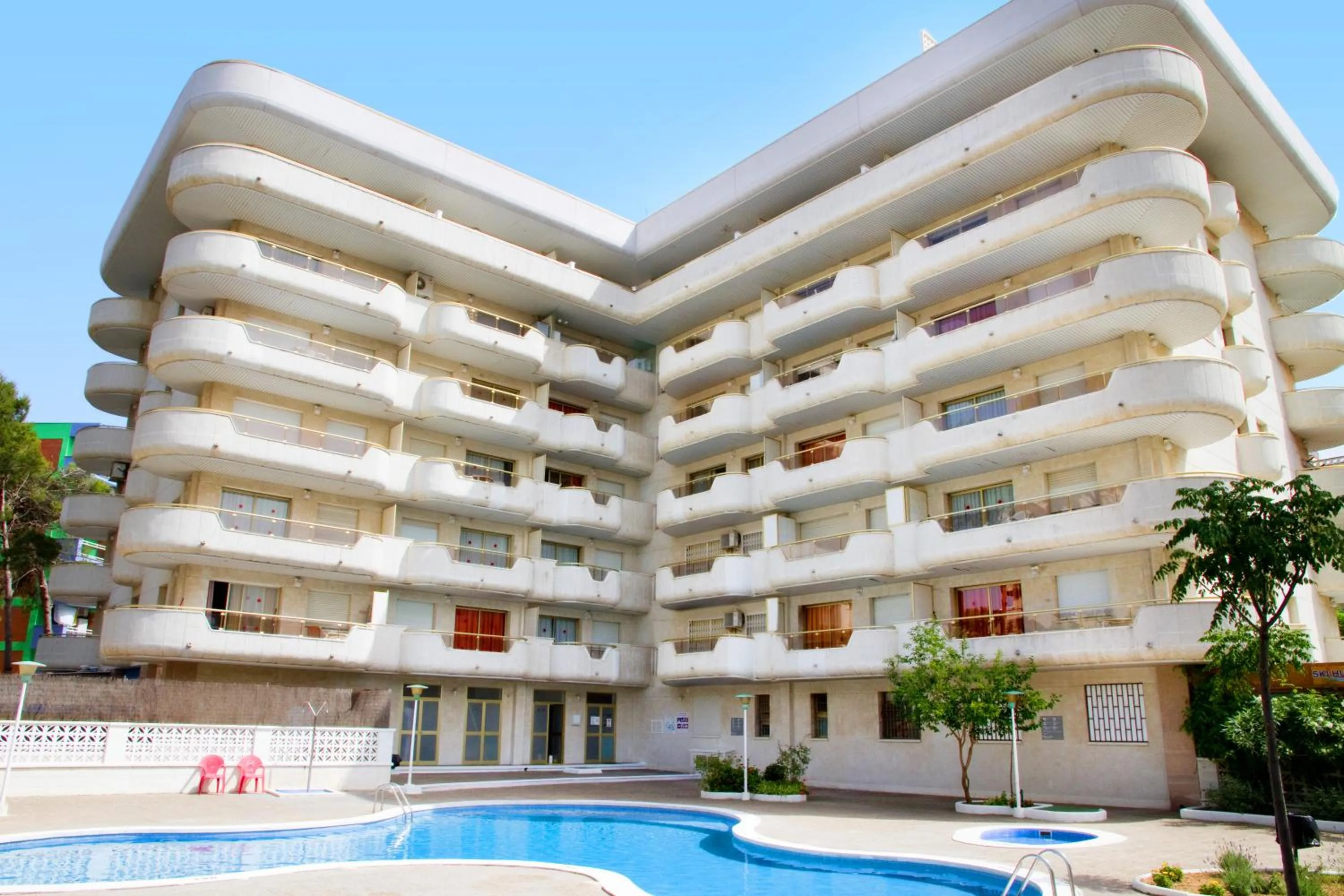 Property building in Rentalmar Arquus Park