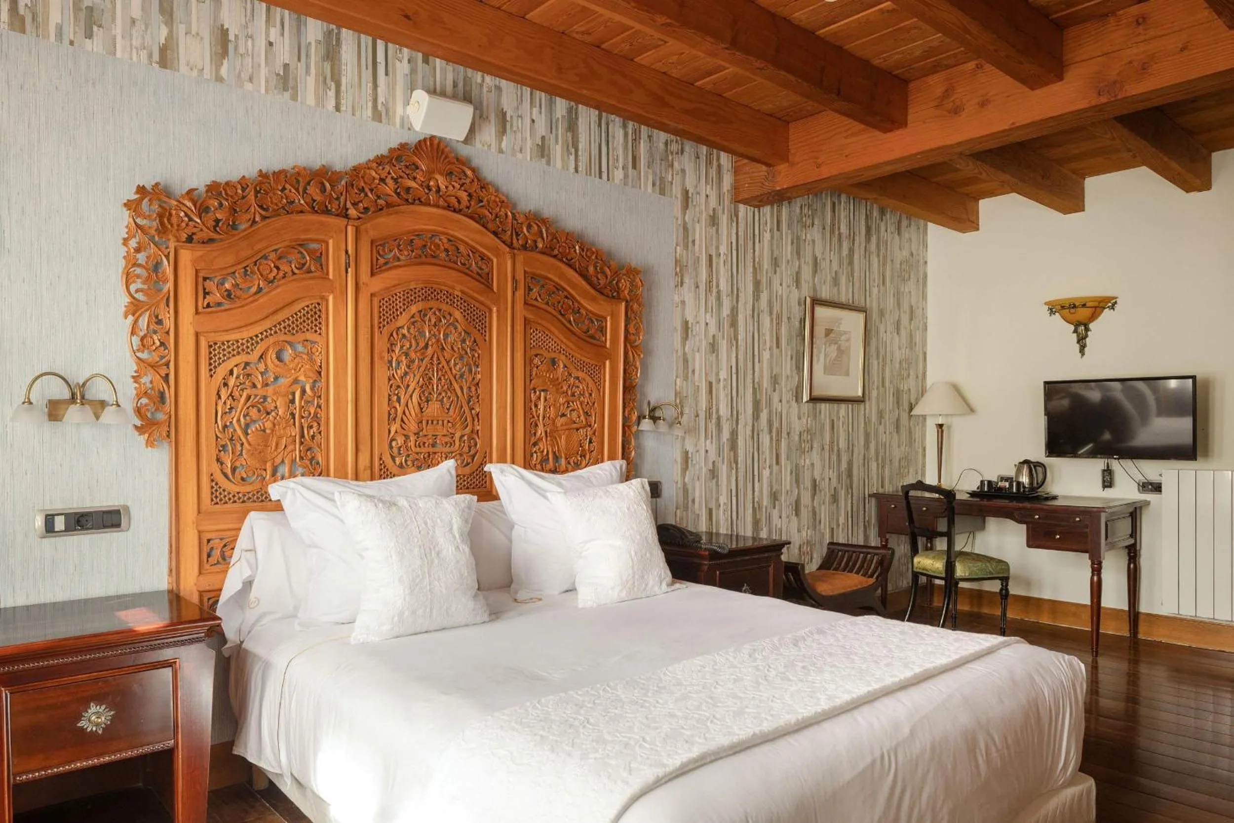 Bed in Hotel & Spa Etxegana