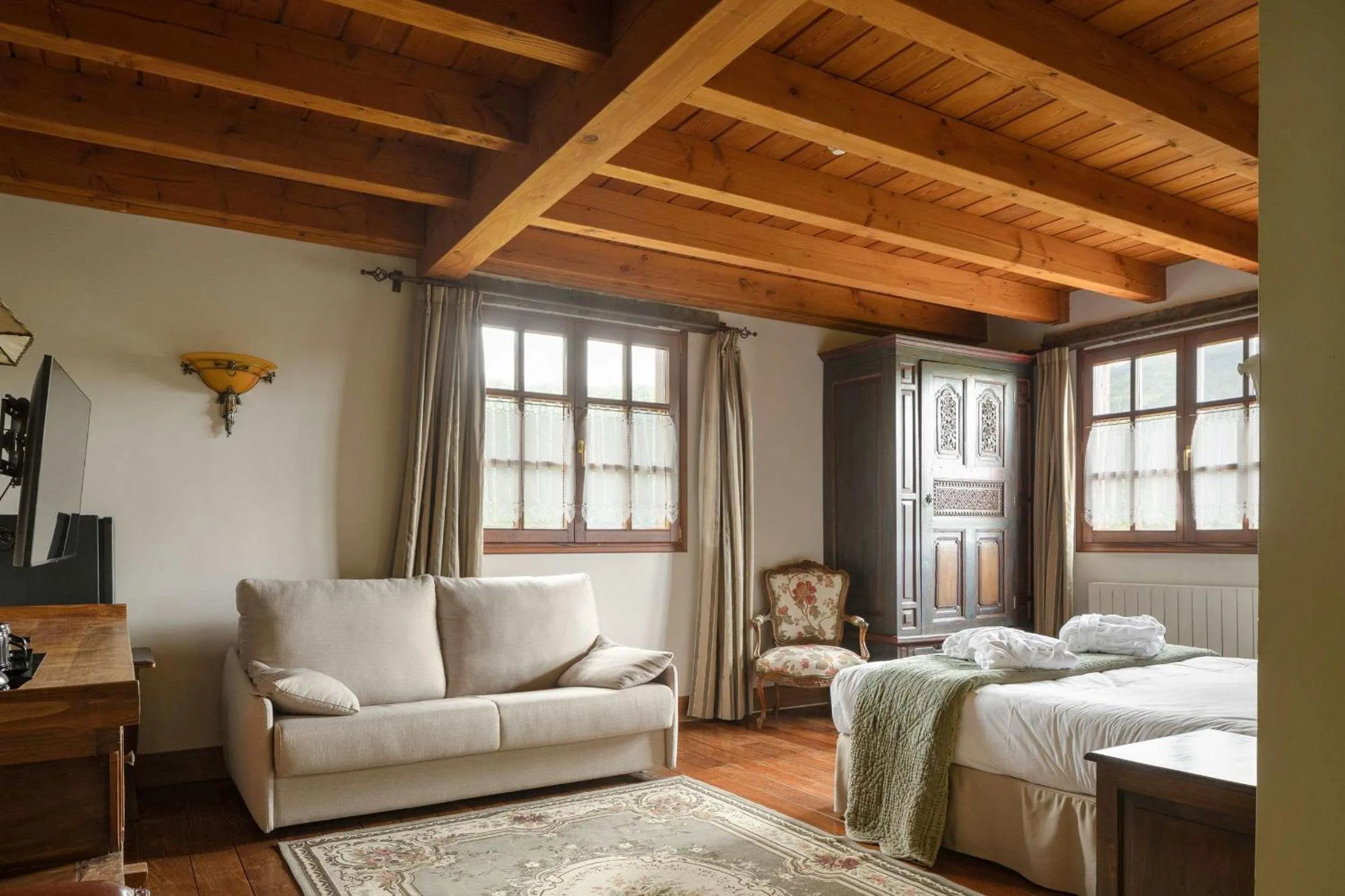 Bed in Hotel & Spa Etxegana