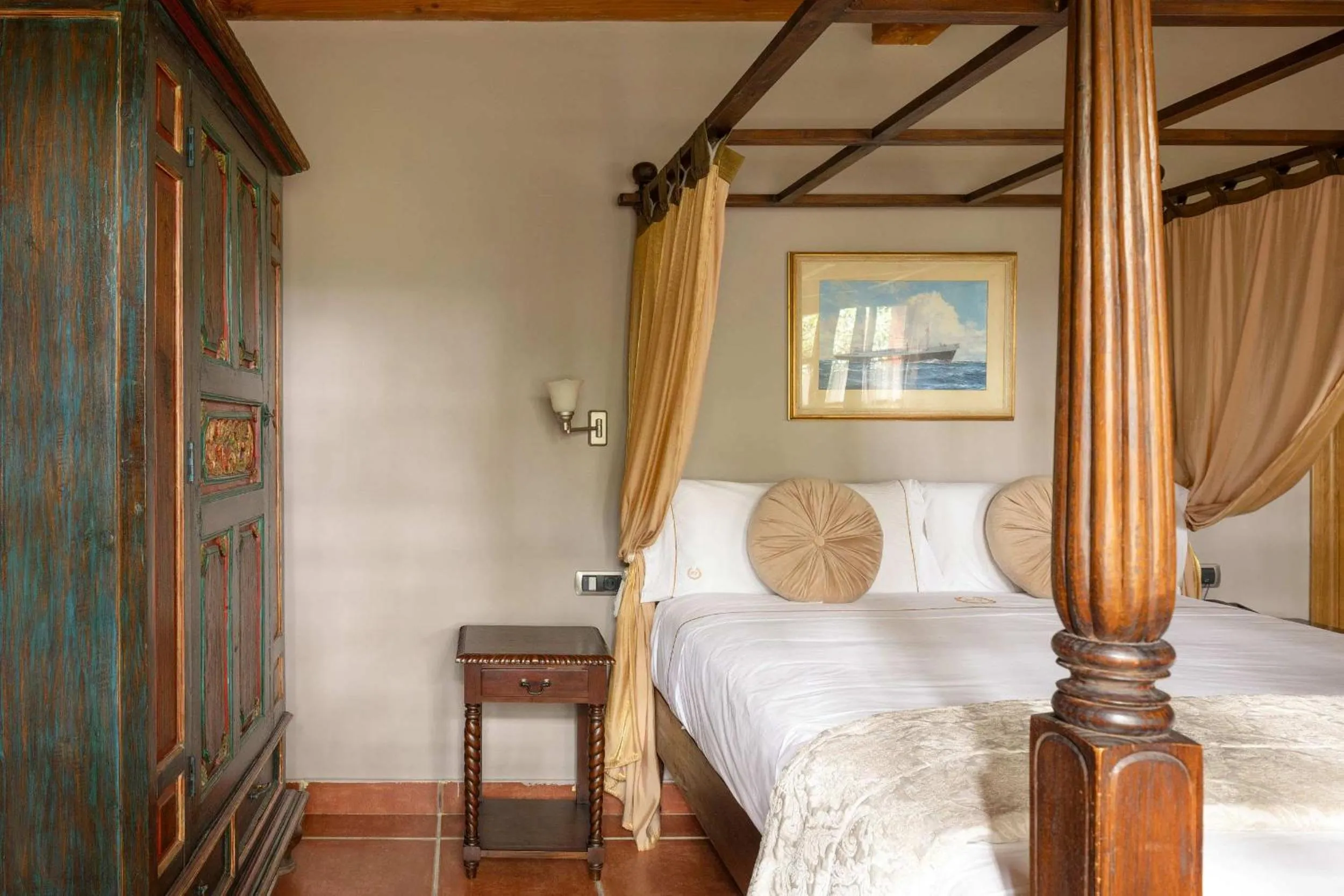 Bed in Hotel & Spa Etxegana