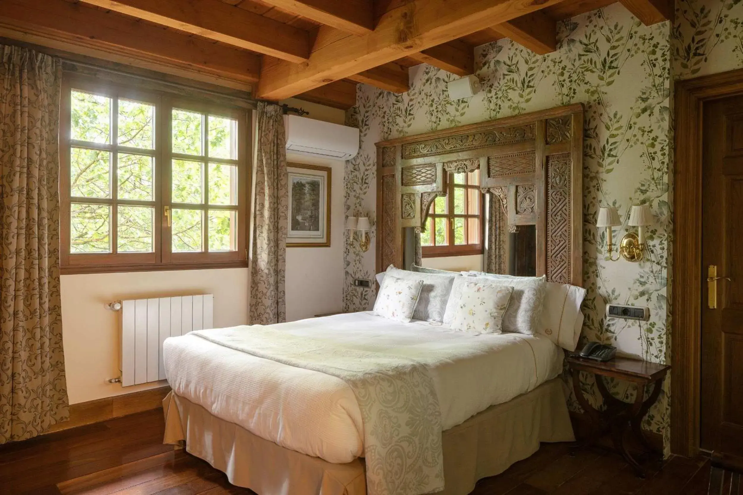 Superior Double Room in Hotel & Spa Etxegana Superior Double Room in Hotel & Spa Etxegana