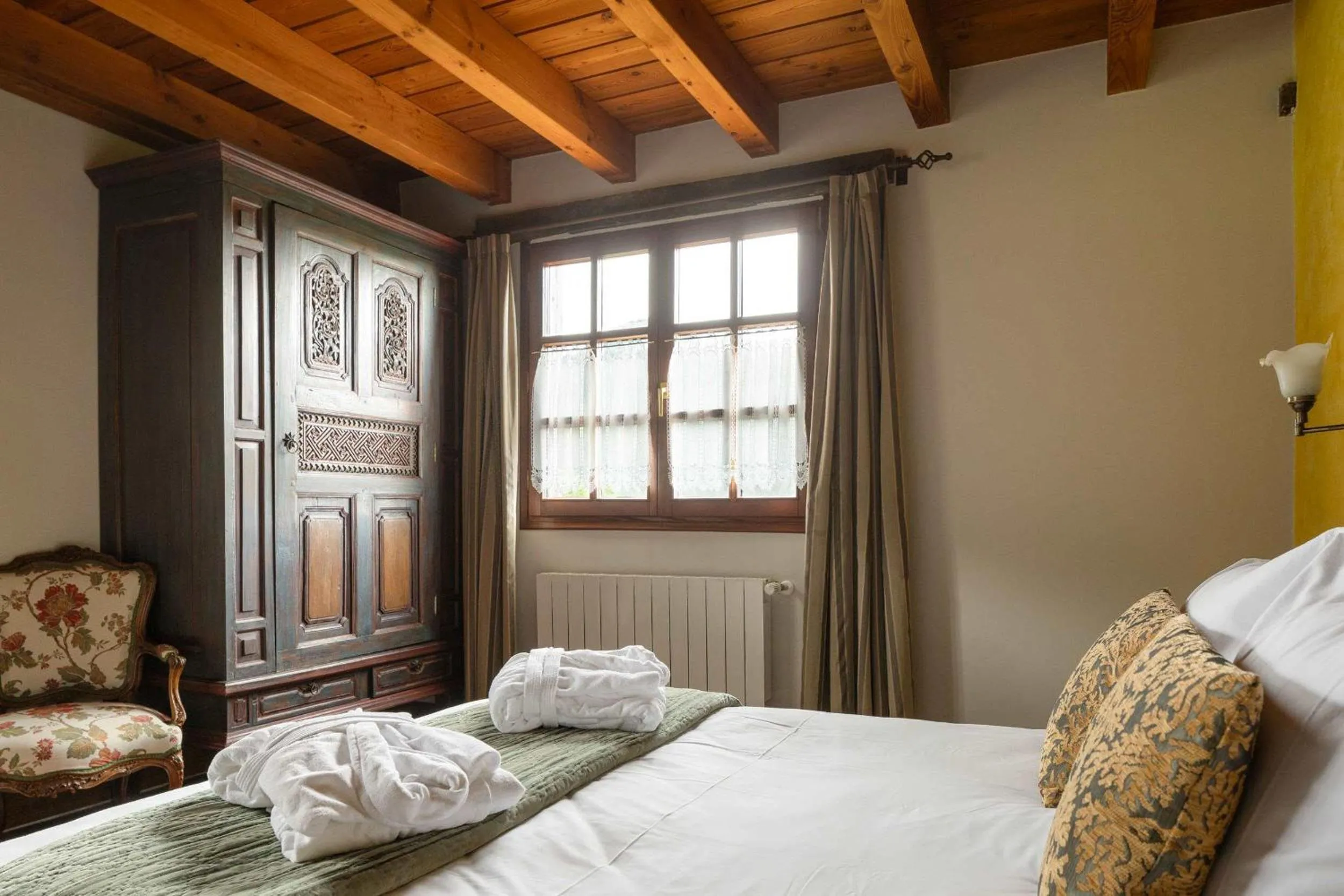 Bed in Hotel & Spa Etxegana