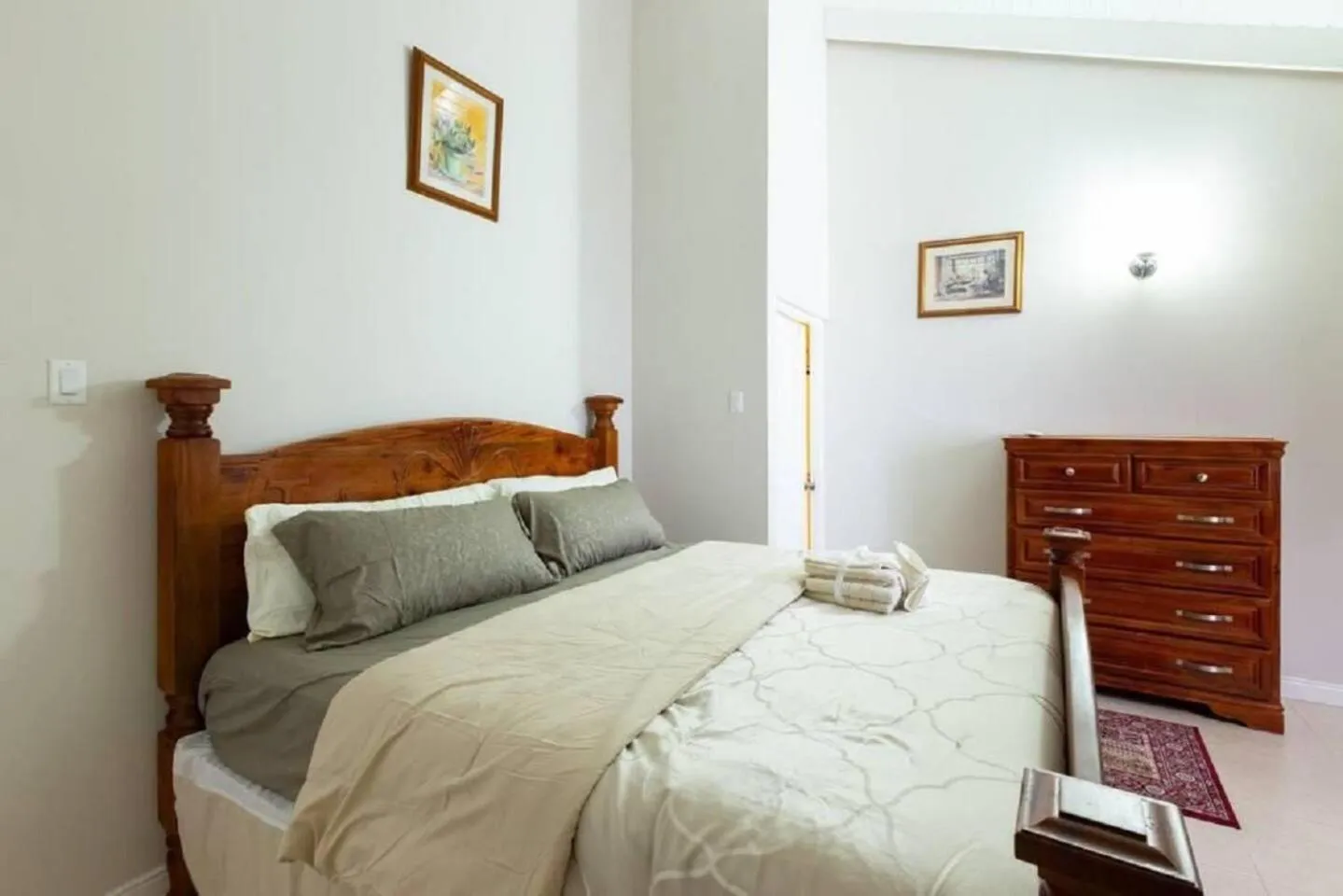 Bed in Loft - Sleeps 4 - Parking - Balcony