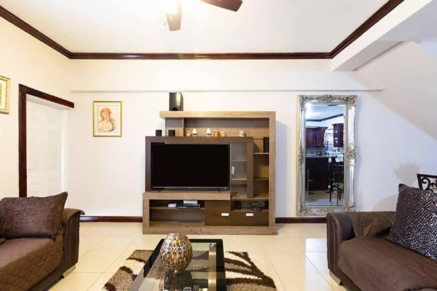 TV and multimedia in Loft - Sleeps 4 - Parking - Balcony