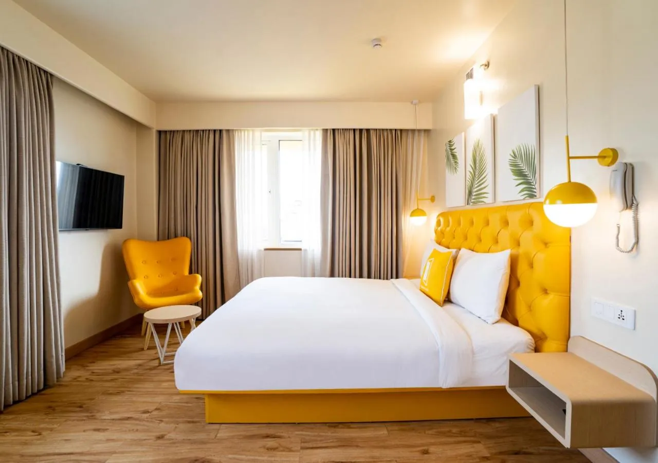 Bedroom, Bed in Bloom Hotel - Jammu