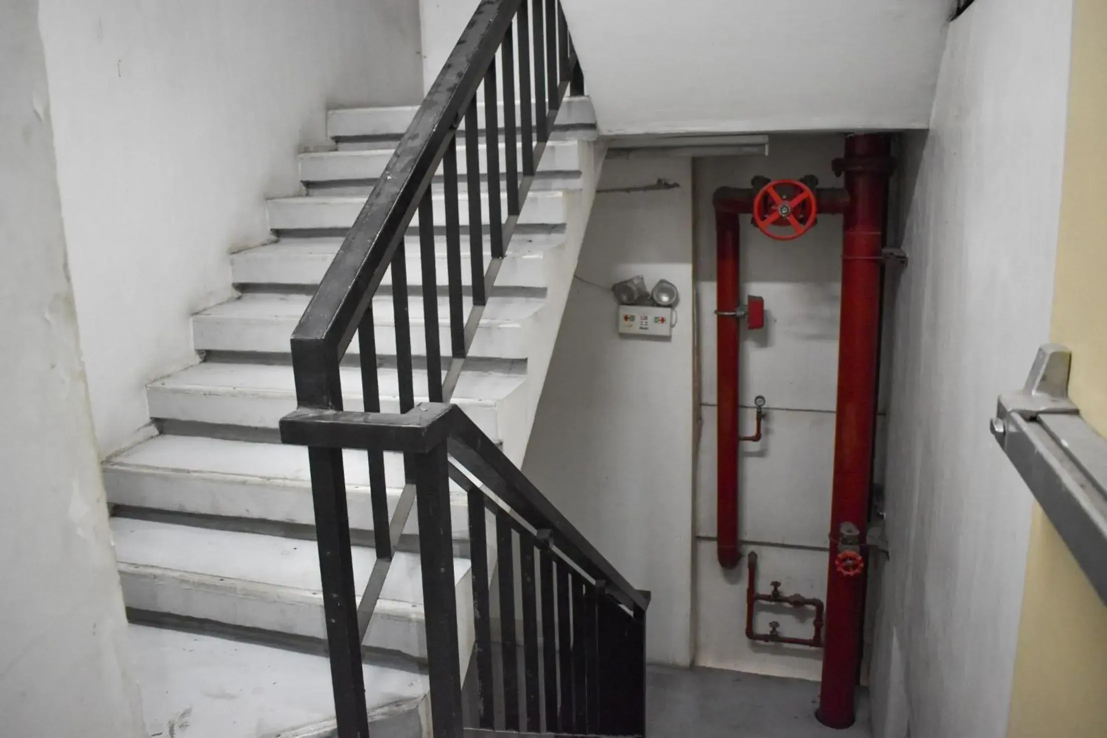 Property building in The Boni Tower by RSPL Manila City Center Property building in The Boni Tower by RSPL Manila City Center