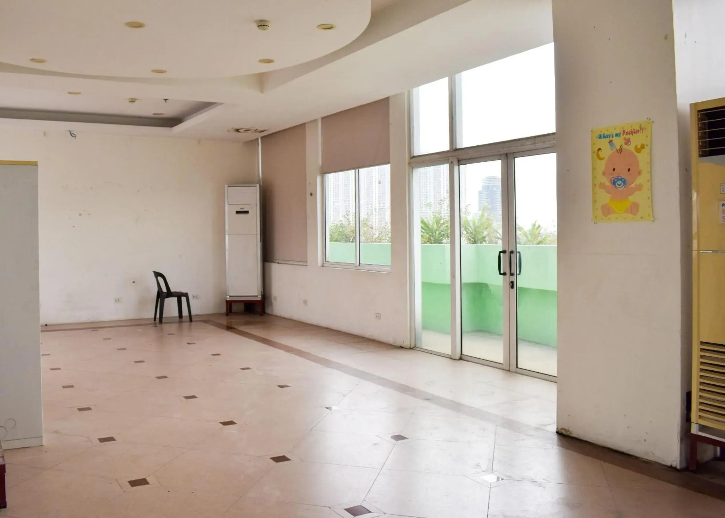 TV and multimedia in The Boni Tower by RSPL Manila City Center TV and multimedia in The Boni Tower by RSPL Manila City Center