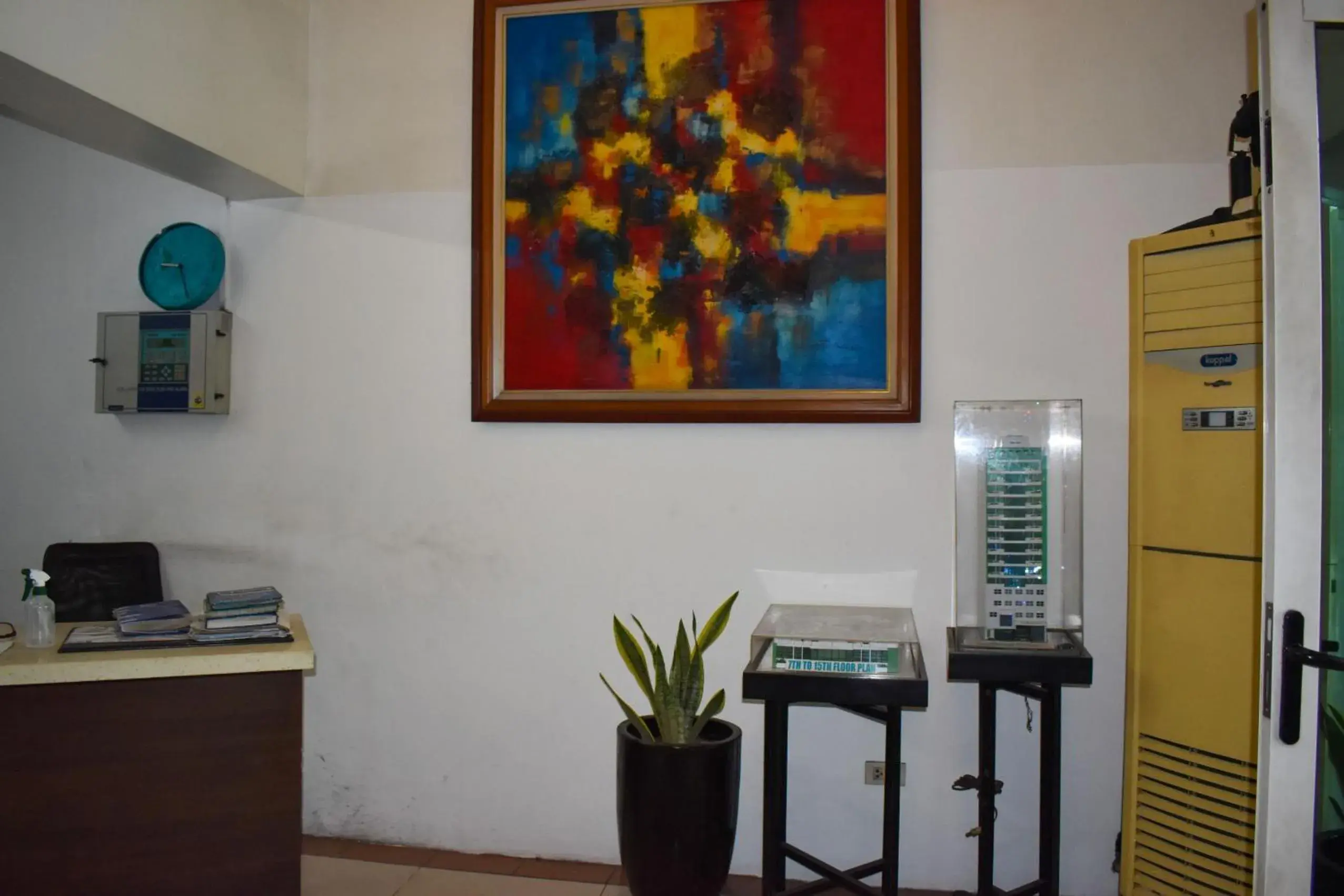 hair dresser in The Boni Tower by RSPL Manila City Center hair dresser in The Boni Tower by RSPL Manila City Center