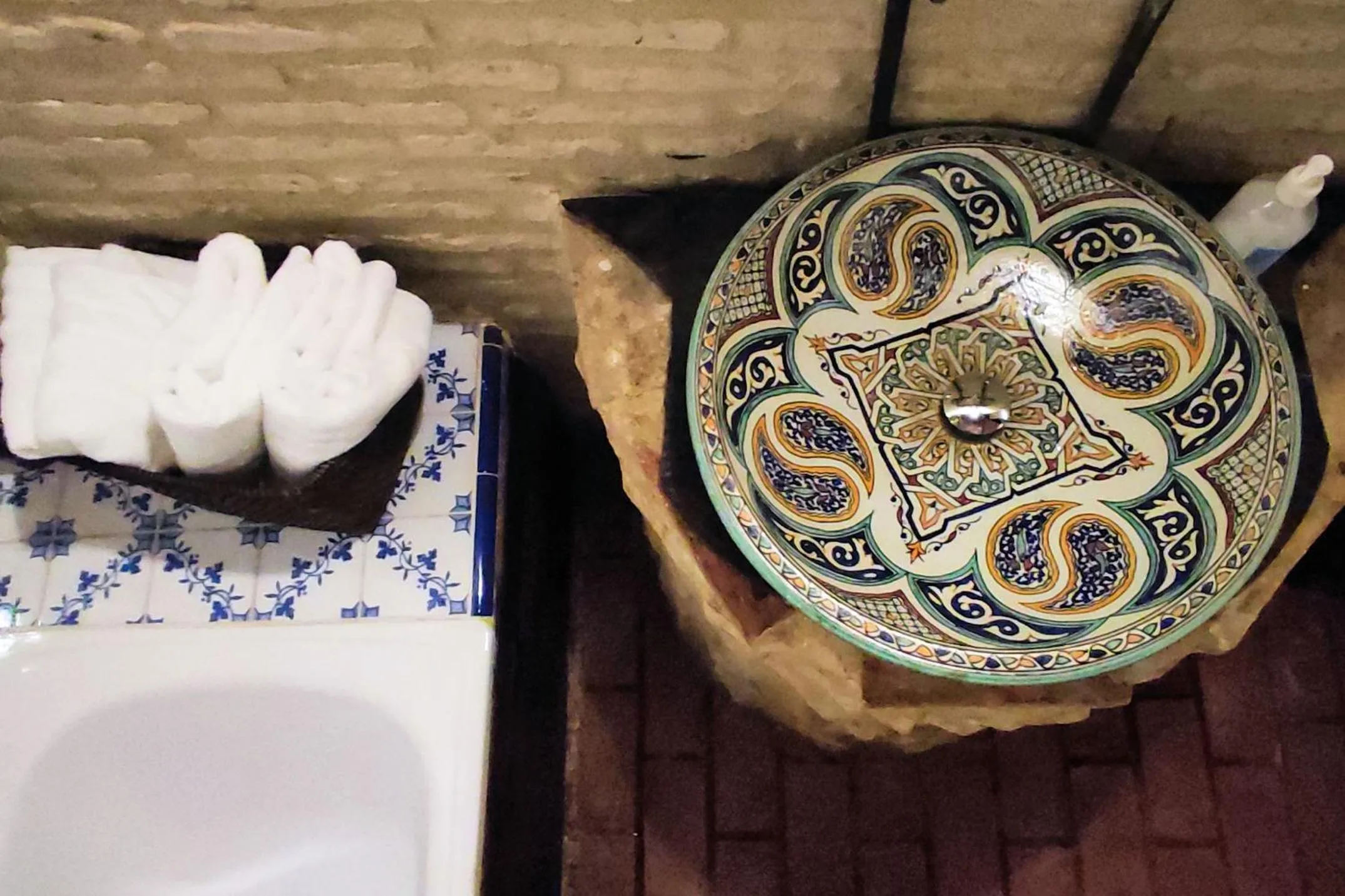 Toilet in Casa Tenorio Barrio de Santa Cruz