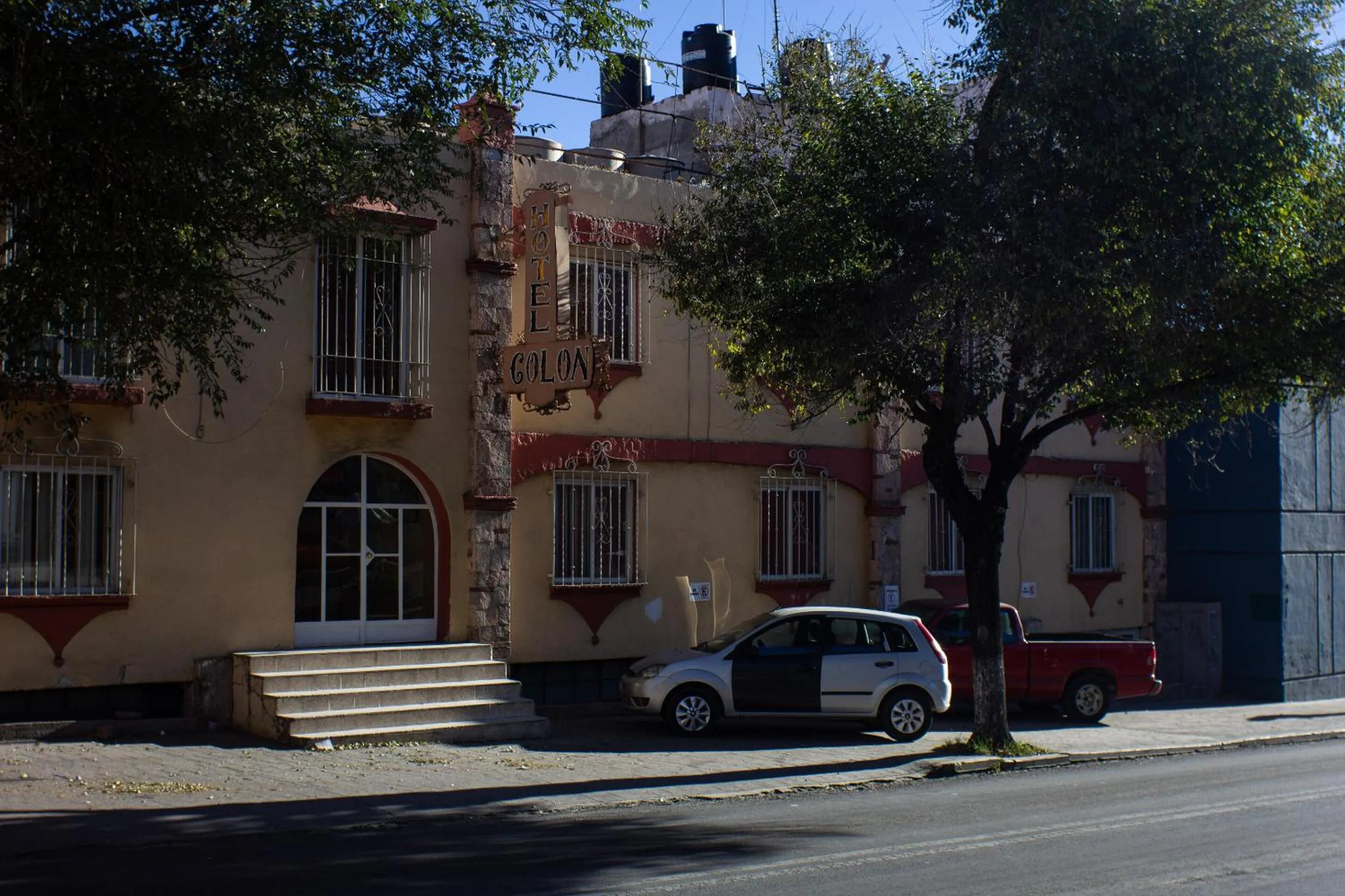 Facade/entrance in OYO Hotel Colón, Plaza Bicentenario, Zacatecas Centro