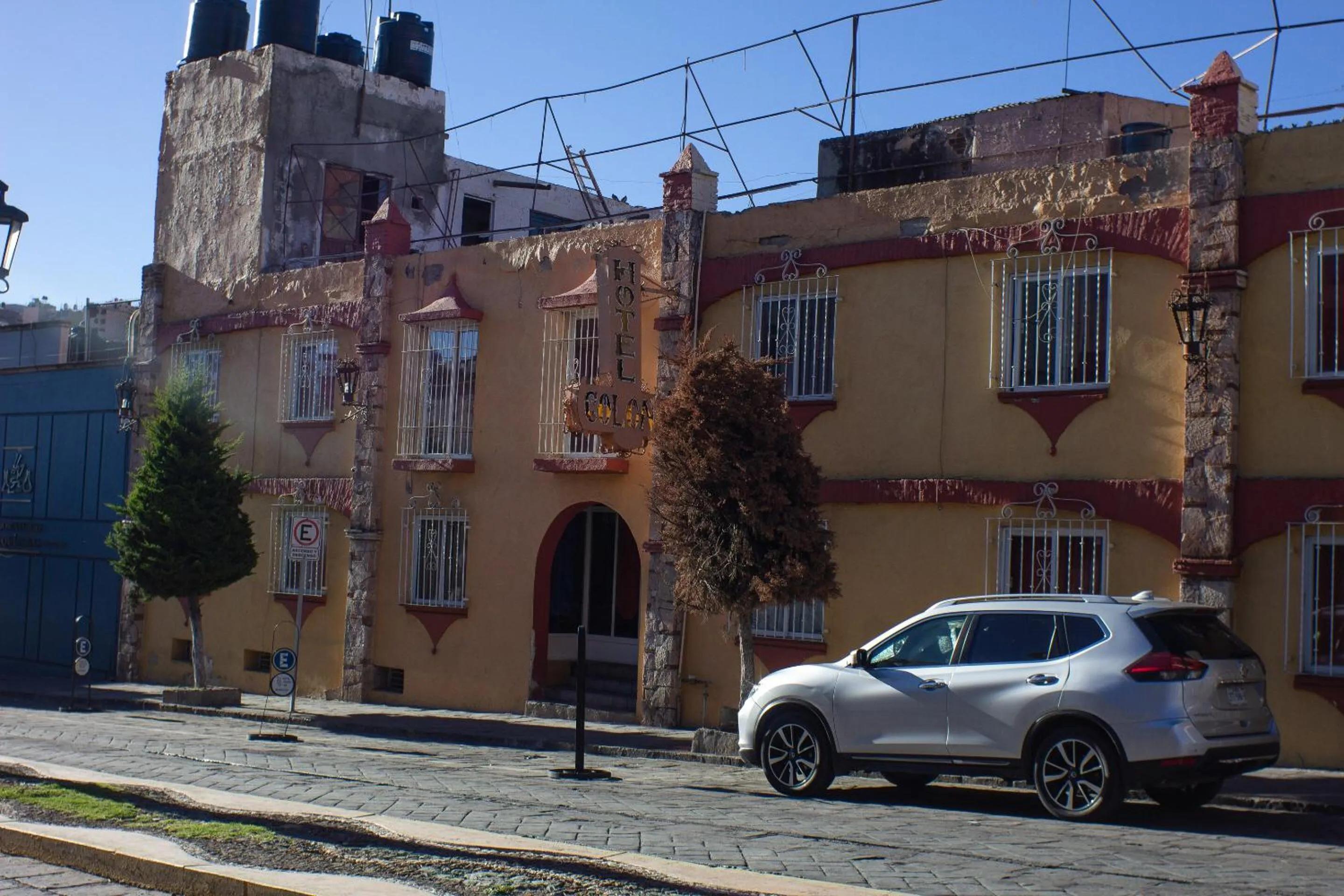 Facade/entrance in OYO Hotel Colón, Plaza Bicentenario, Zacatecas Centro