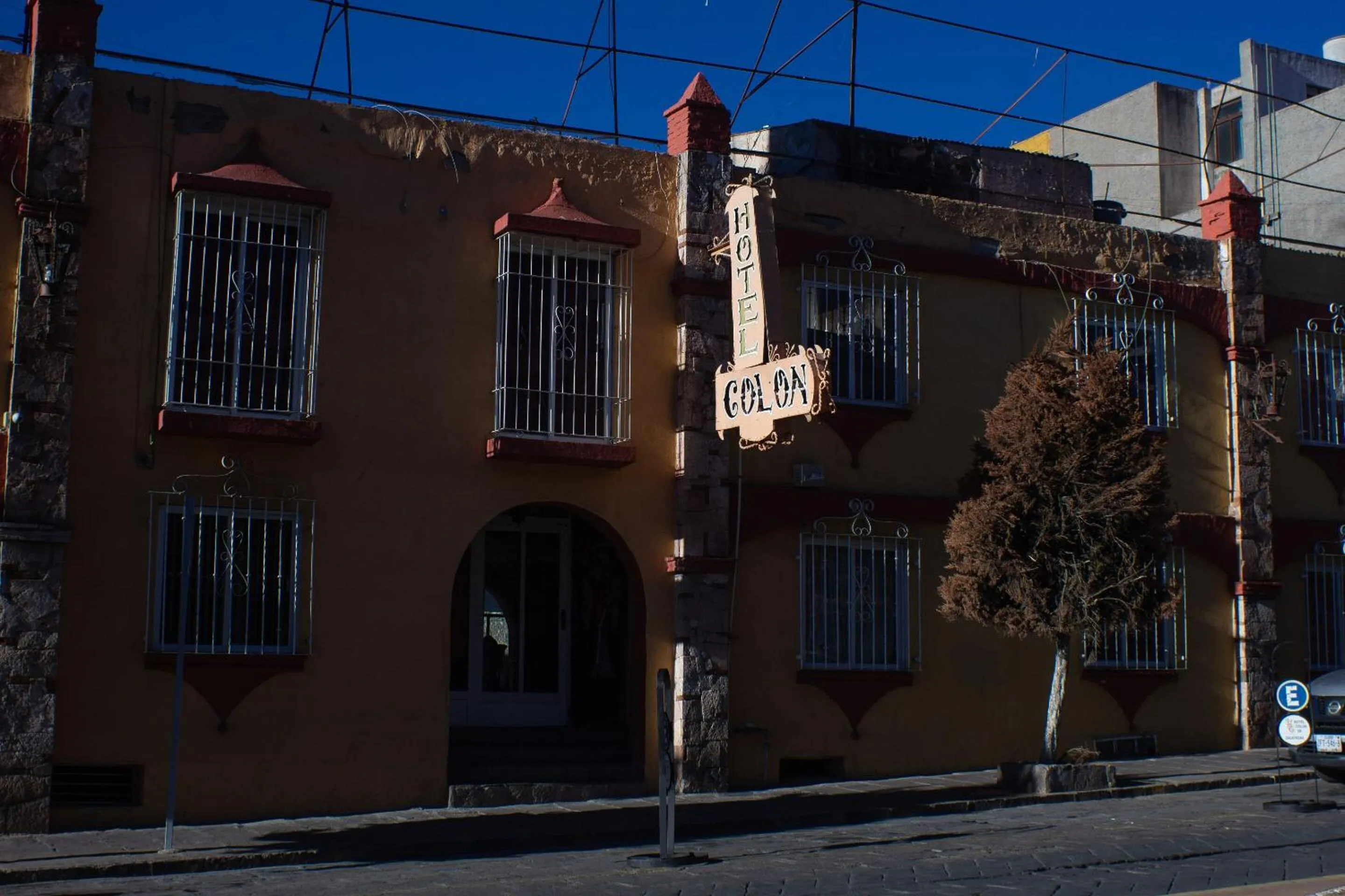 Facade/entrance in OYO Hotel Colón, Plaza Bicentenario, Zacatecas Centro