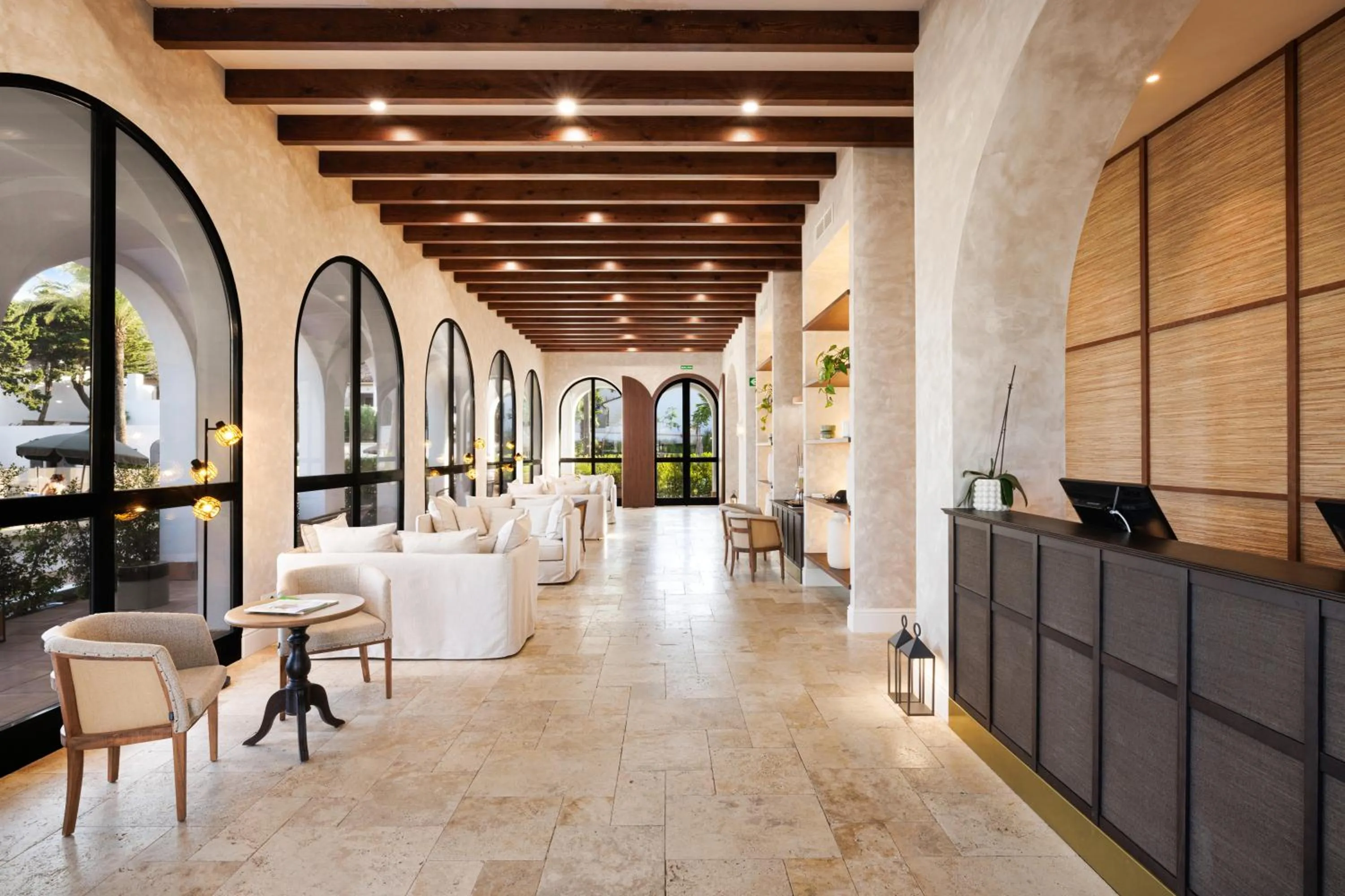 Lobby or reception in Hotel Inmood San Roque