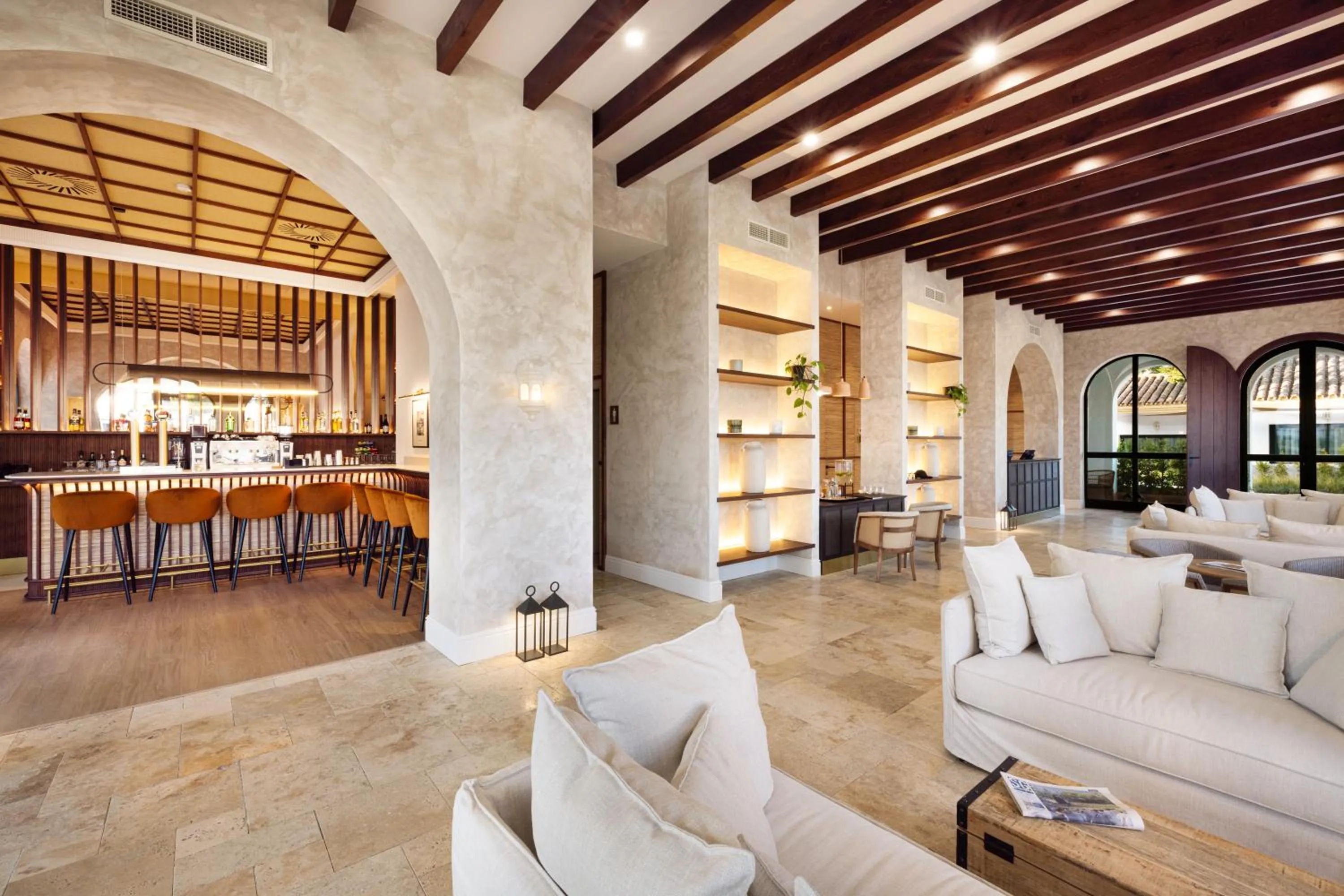 Lounge or bar in Hotel Inmood San Roque