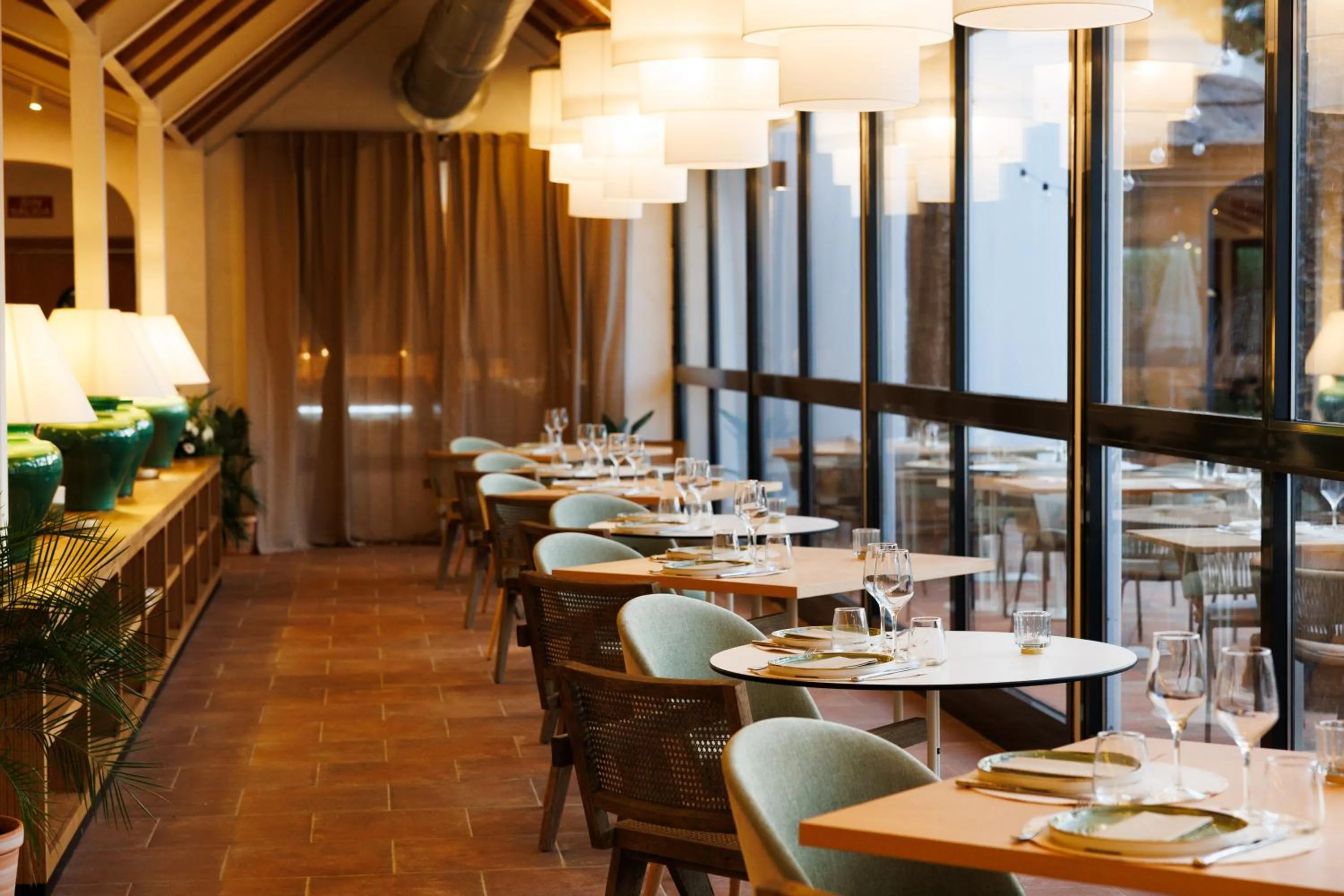 Restaurant/places to eat in Hotel Inmood San Roque