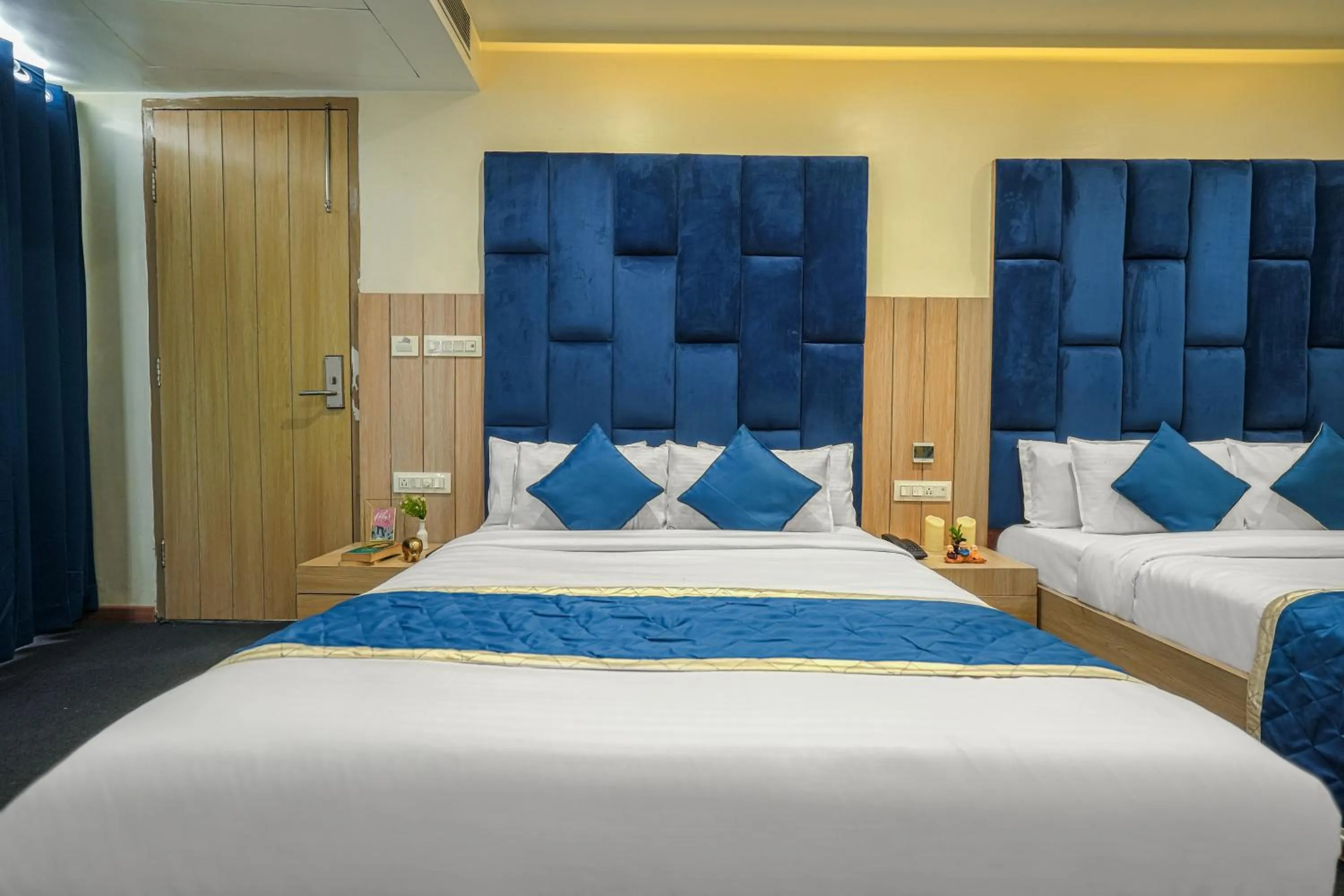 Photo of the whole room, Bed in Hotel Global Inn