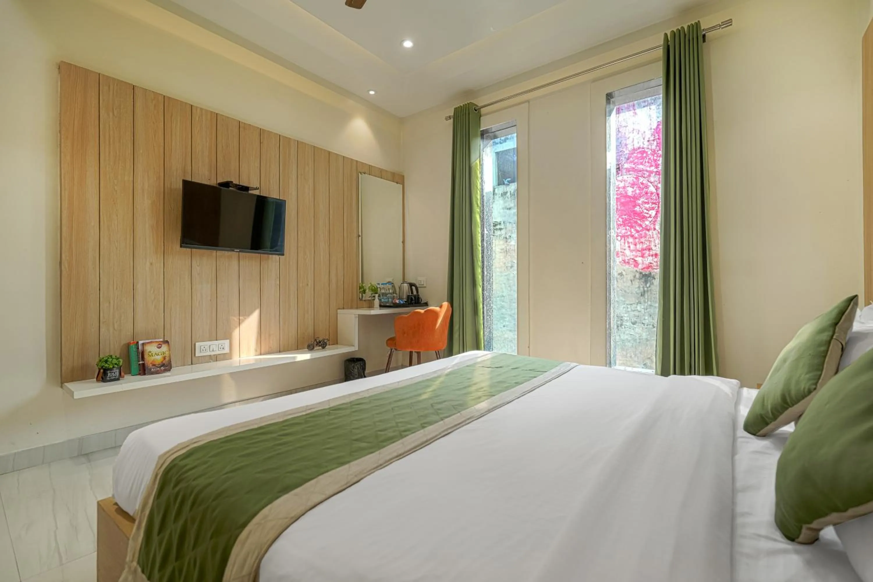 Photo of the whole room, Bed in Hotel Global Inn