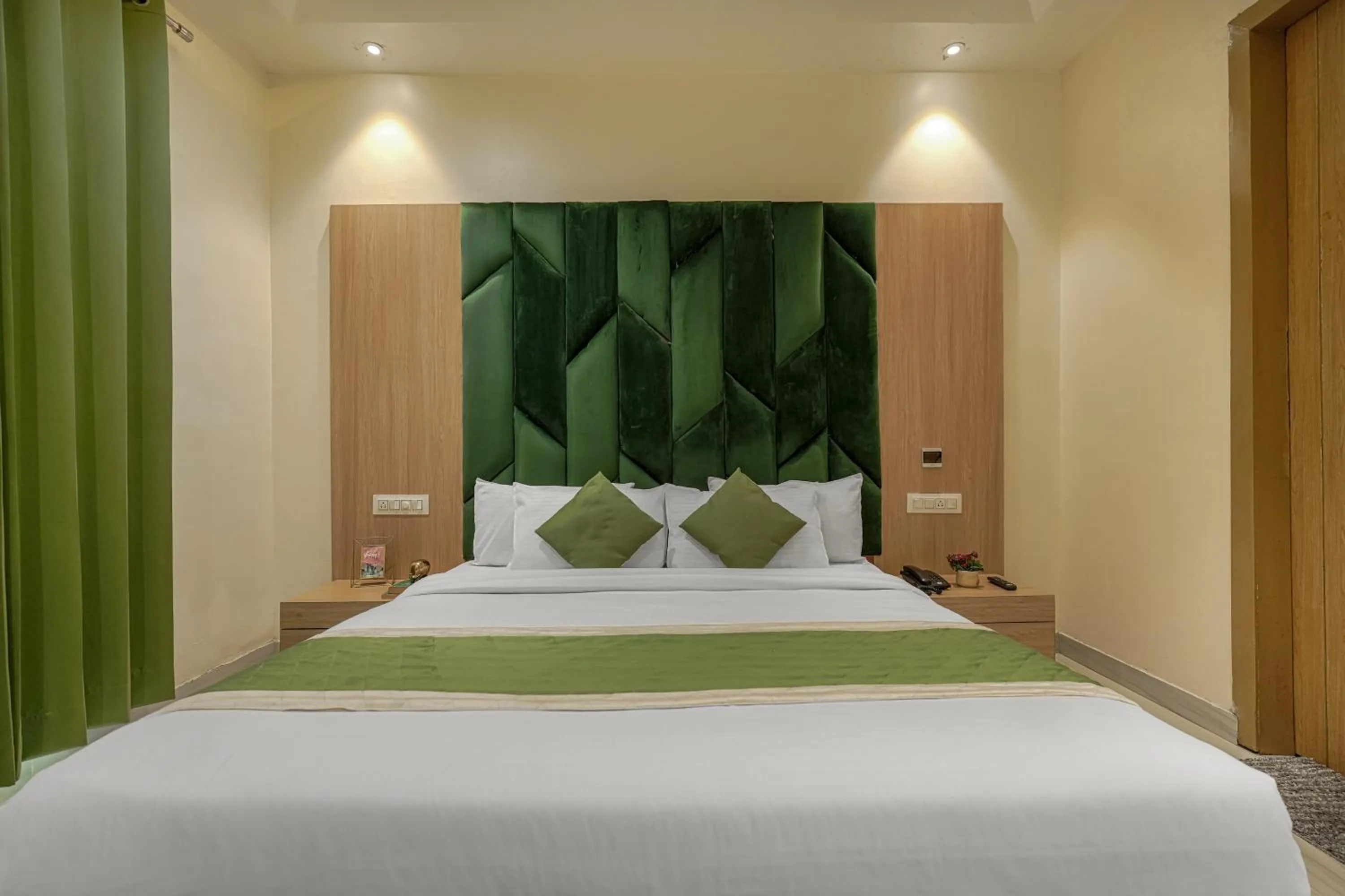 Photo of the whole room, Bed in Hotel Global Inn