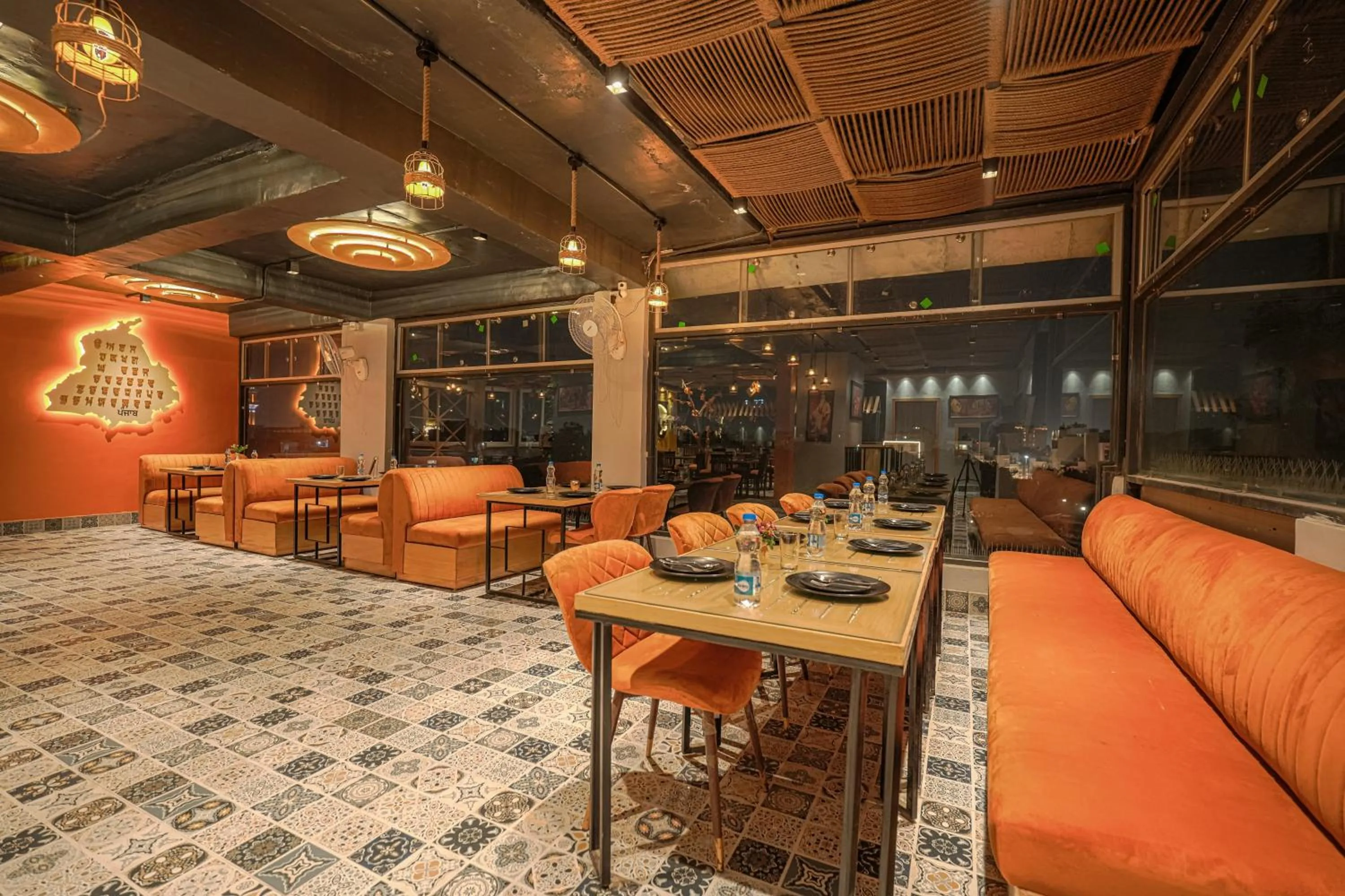 Restaurant/places to eat in Hotel Global Inn