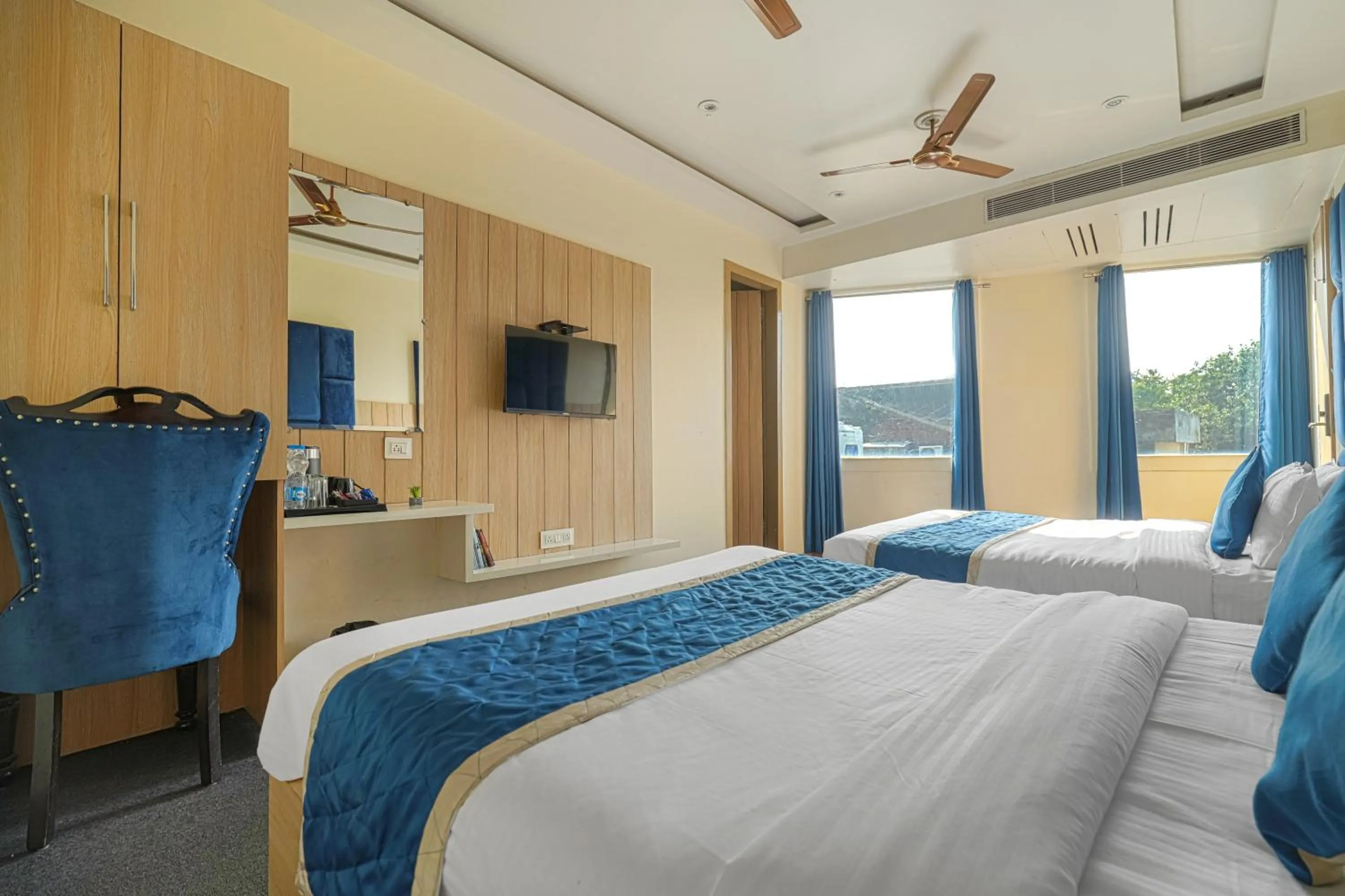 Photo of the whole room, Bed in Hotel Global Inn