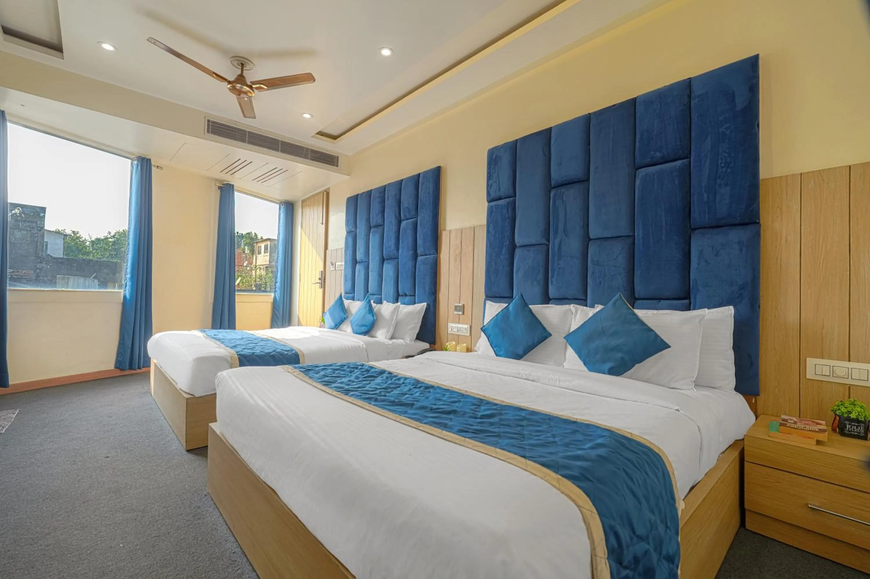 Photo of the whole room, Bed in Hotel Global Inn