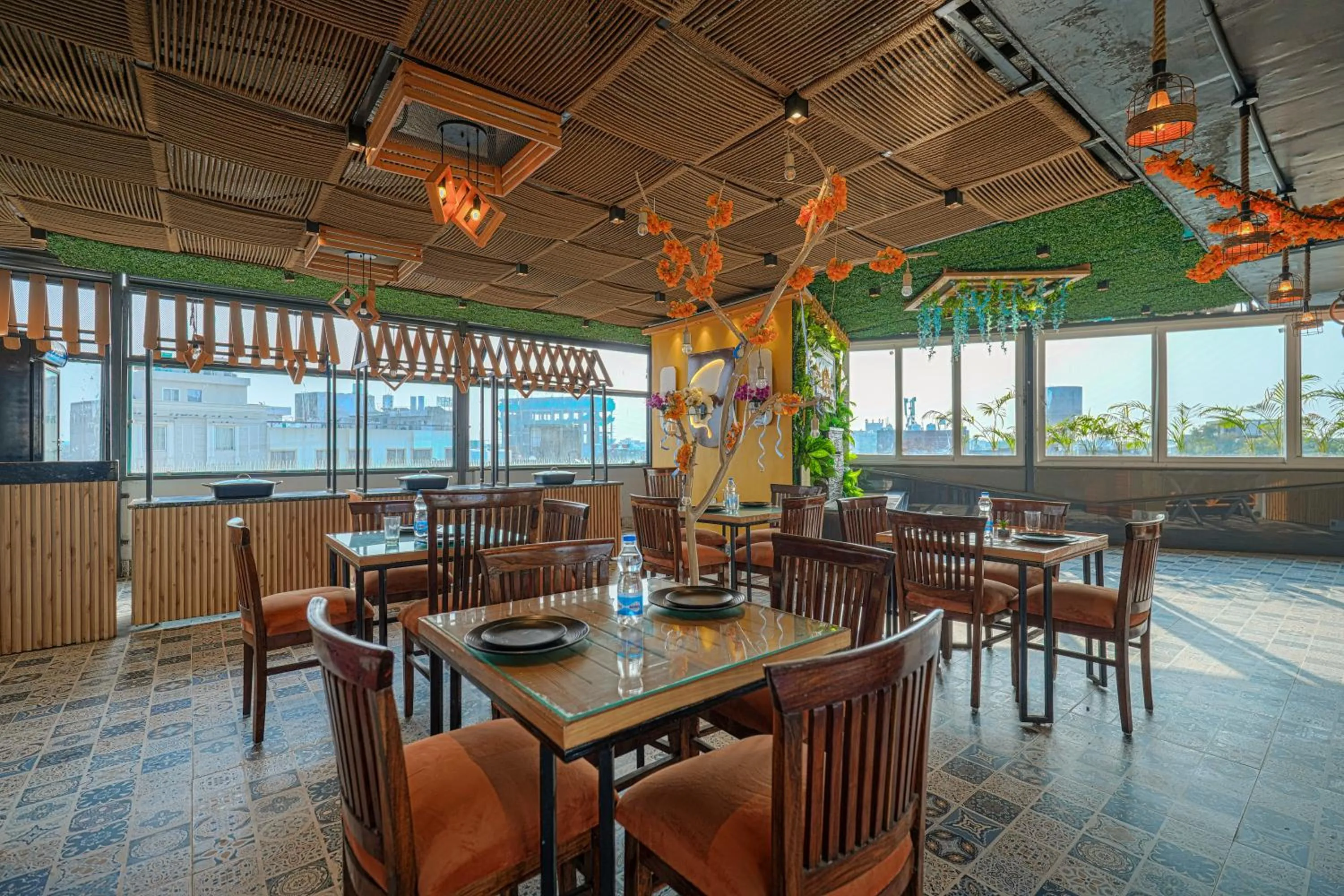 Restaurant/places to eat in Hotel Global Inn