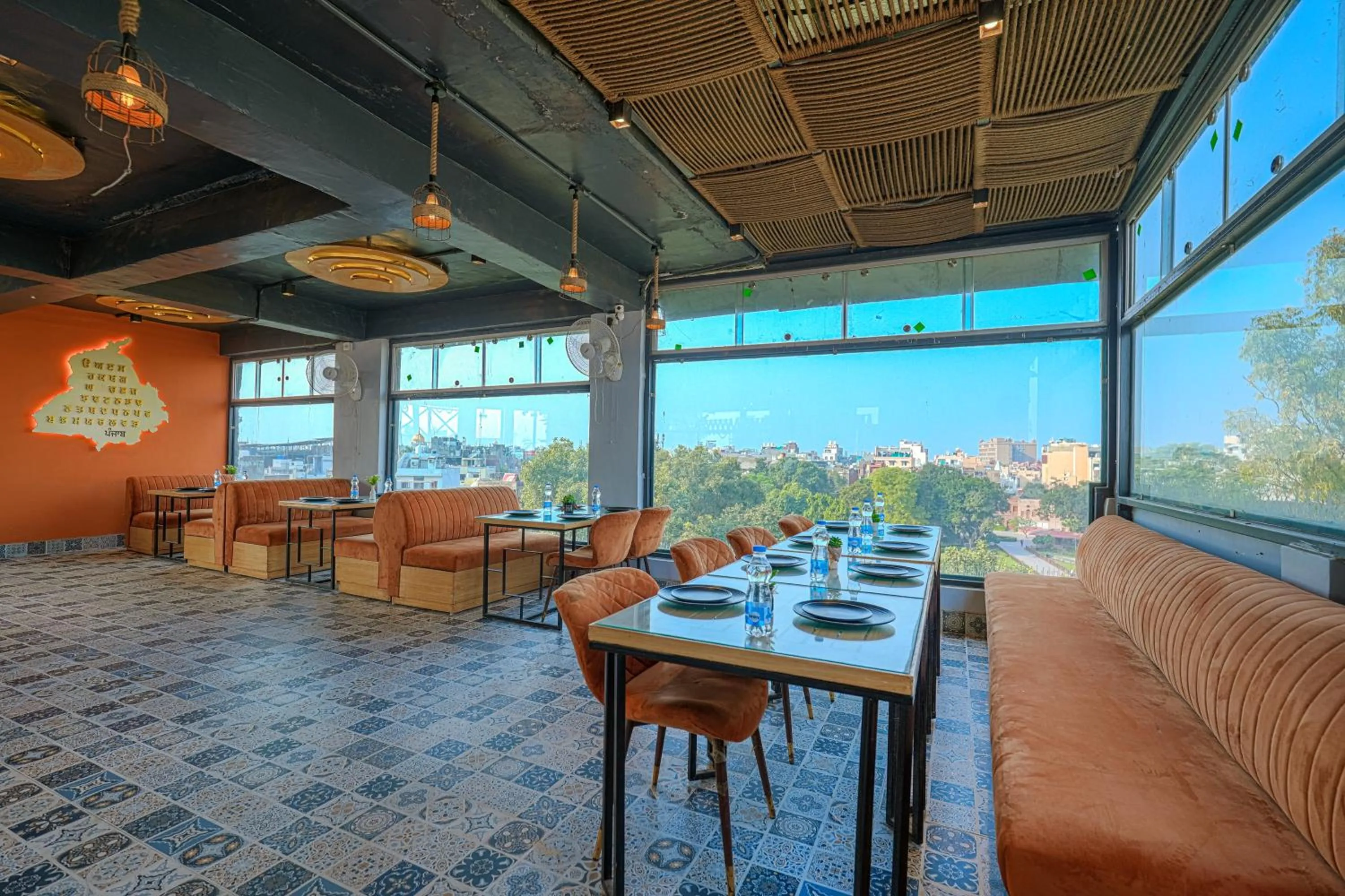 Restaurant/places to eat in Hotel Global Inn