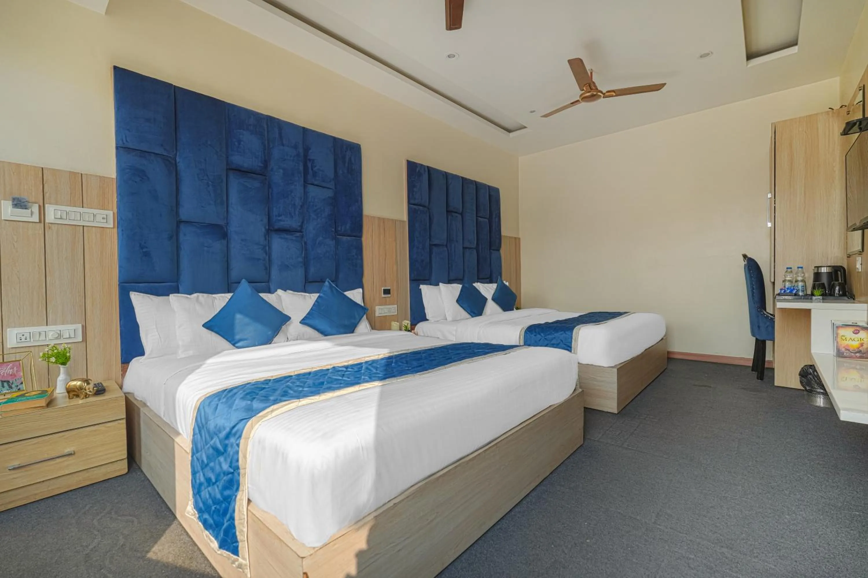 Photo of the whole room, Bed in Hotel Global Inn