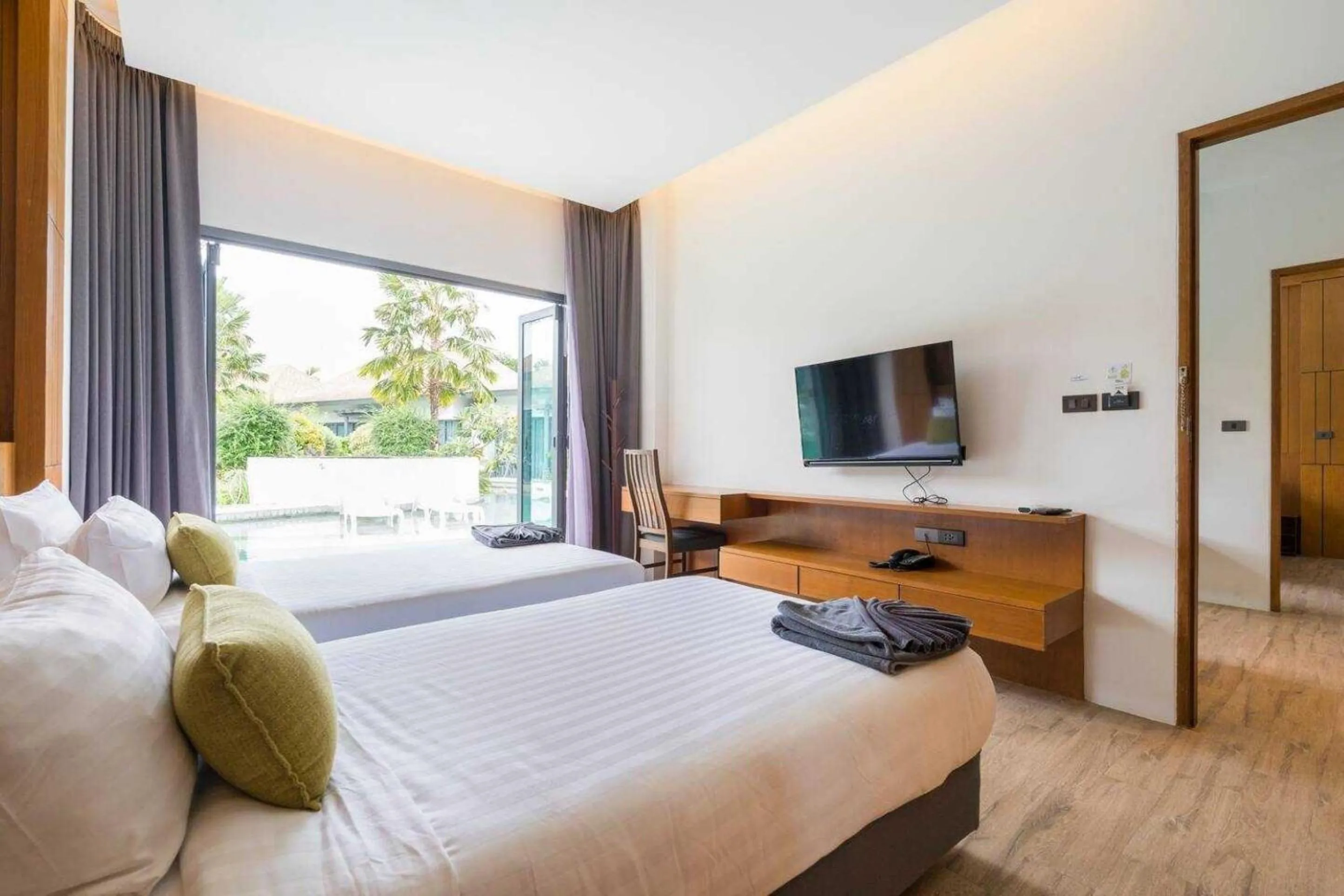 TV and multimedia, Bed in Tajh Pool Villas