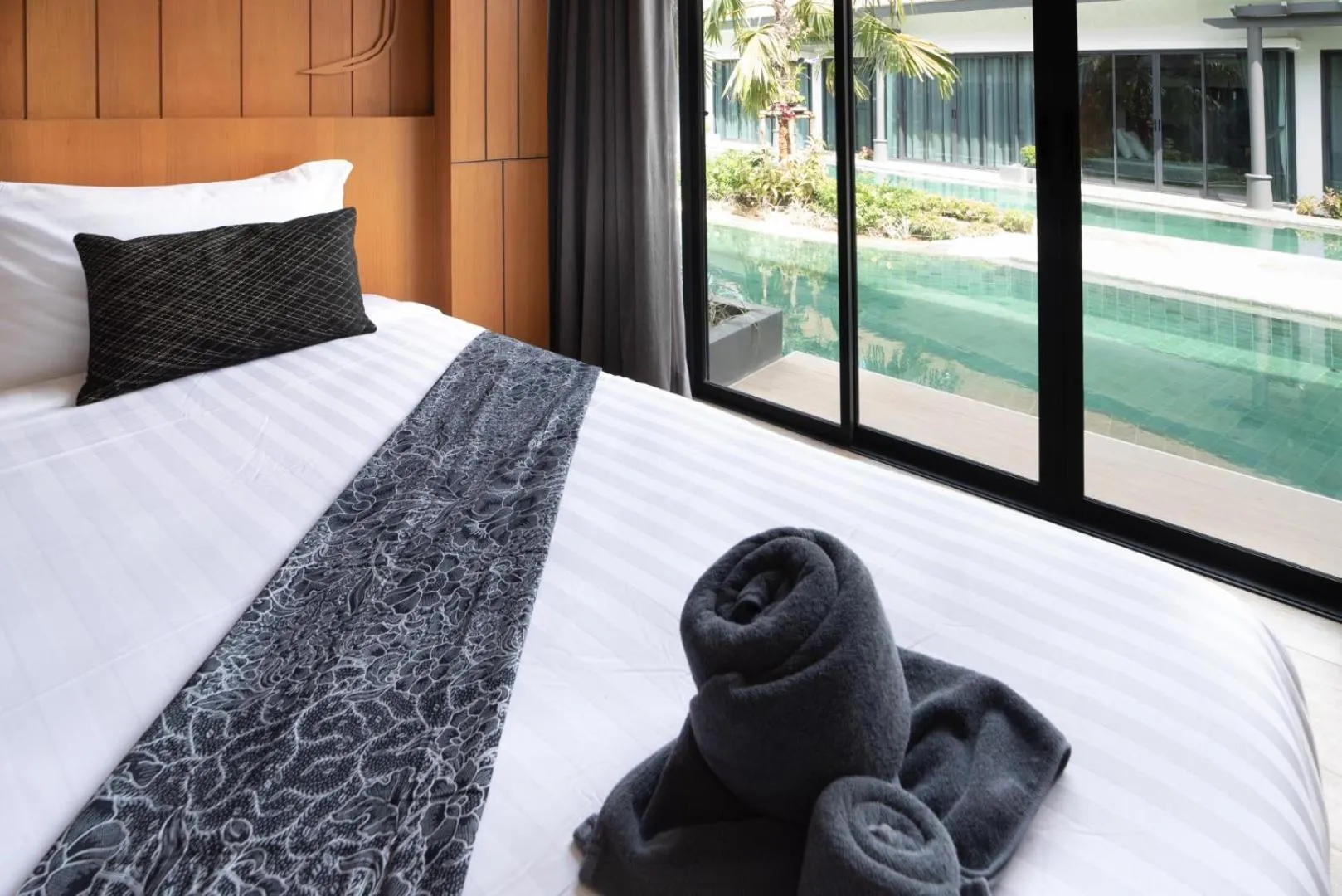 Bedroom, Bed in Tajh Pool Villas