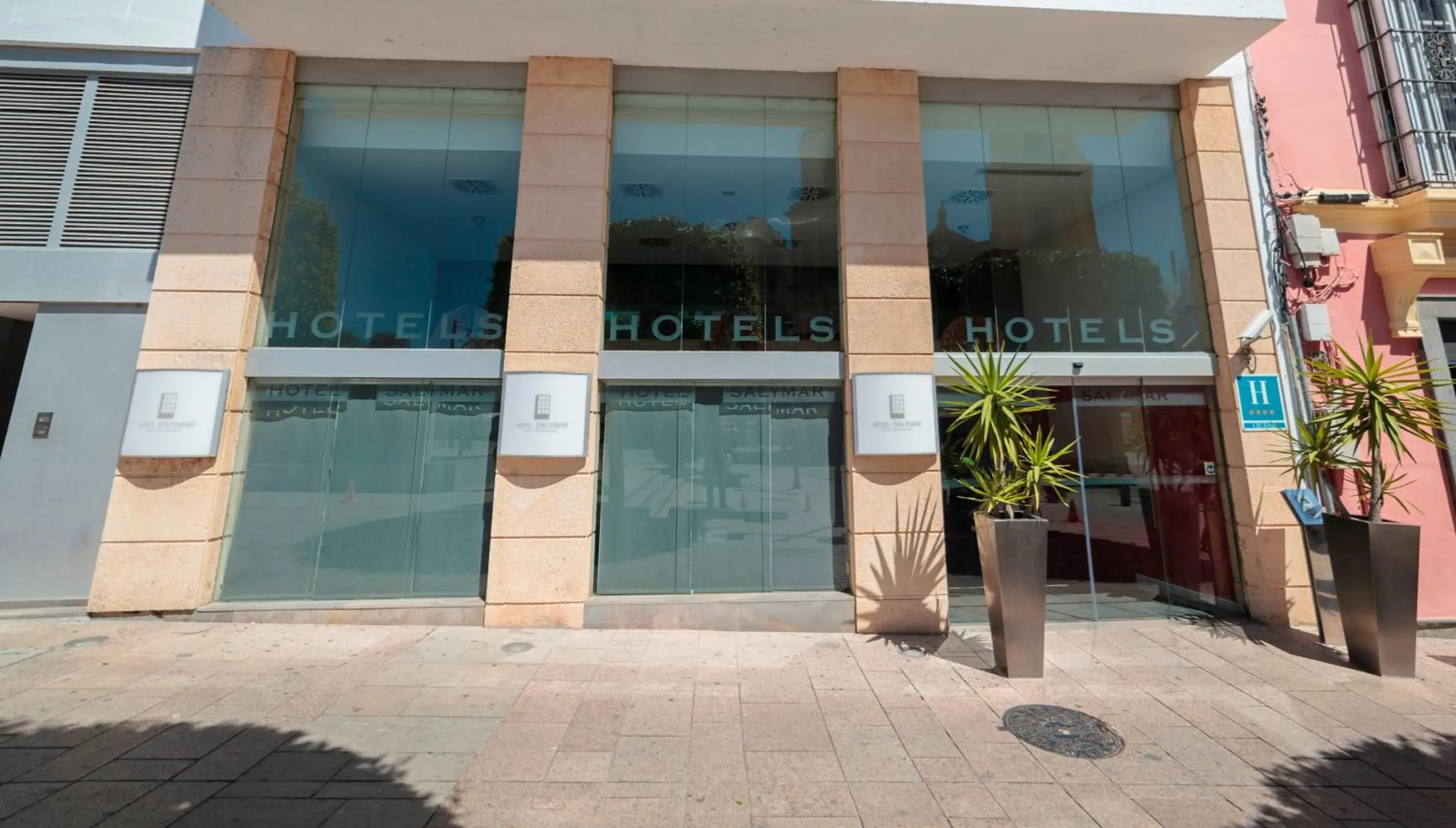 Facade/entrance in Hotel Salymar Facade/entrance in Hotel Salymar