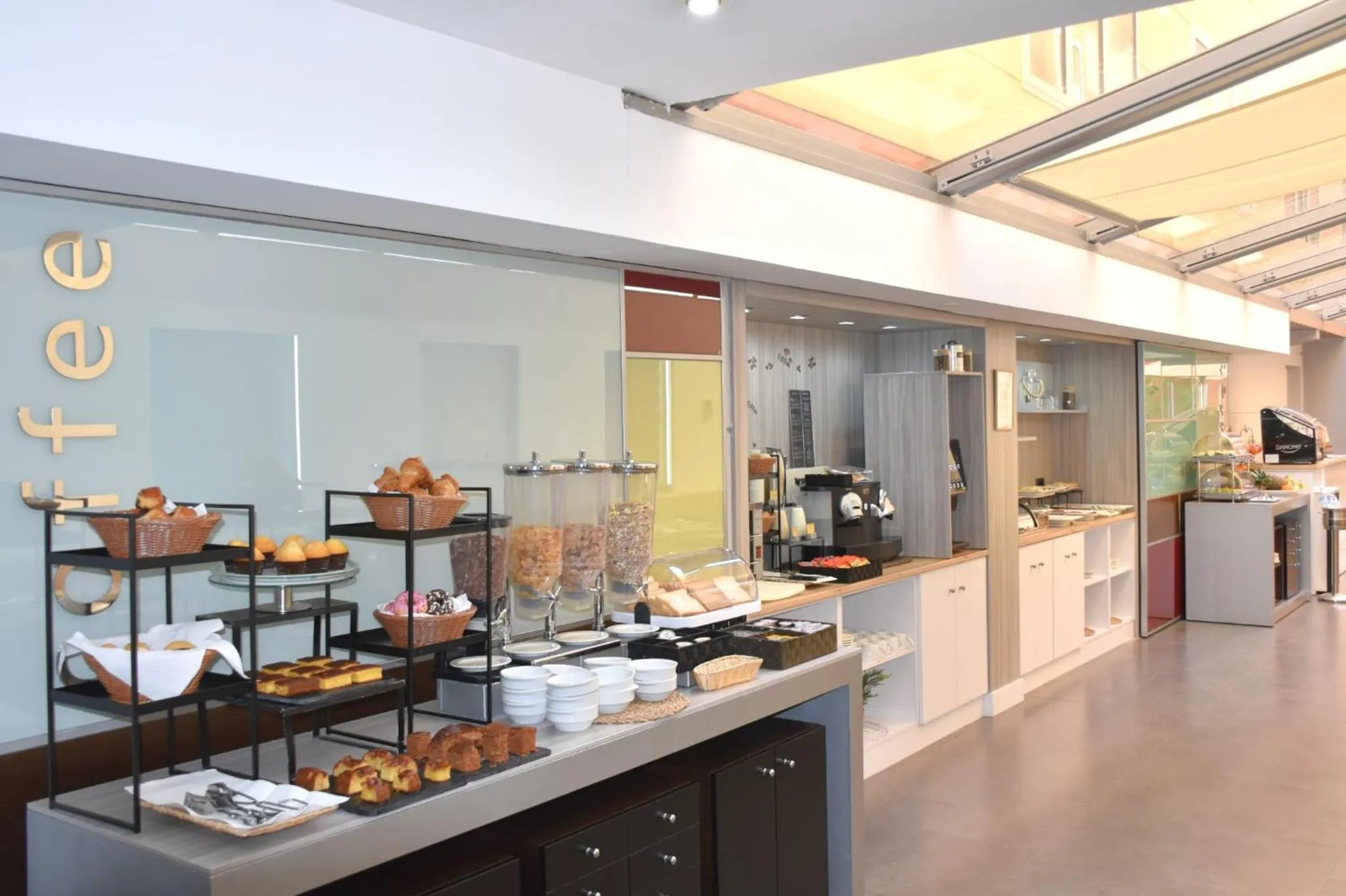 Buffet breakfast in Hotel Salymar