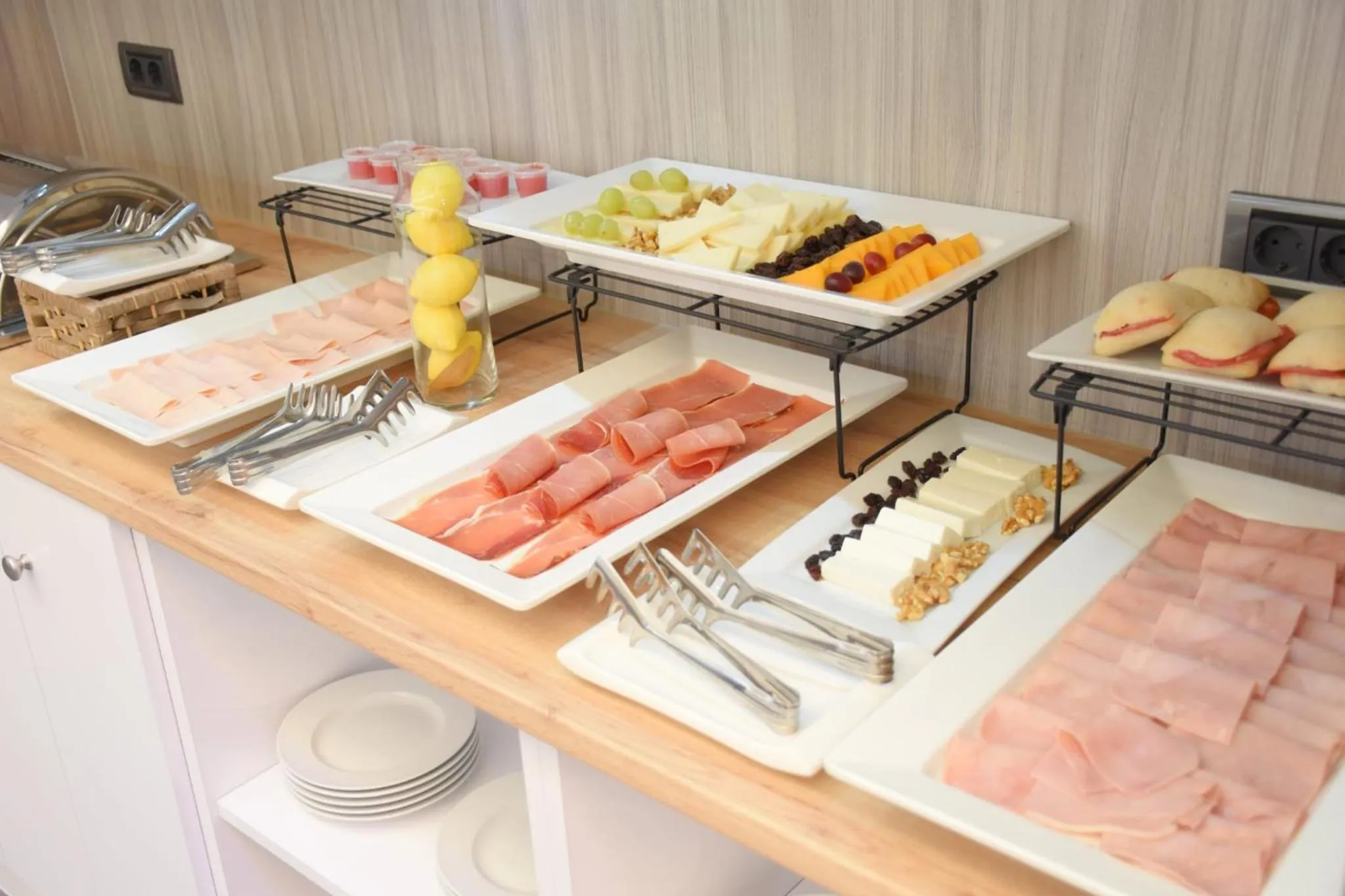 Buffet breakfast in Hotel Salymar