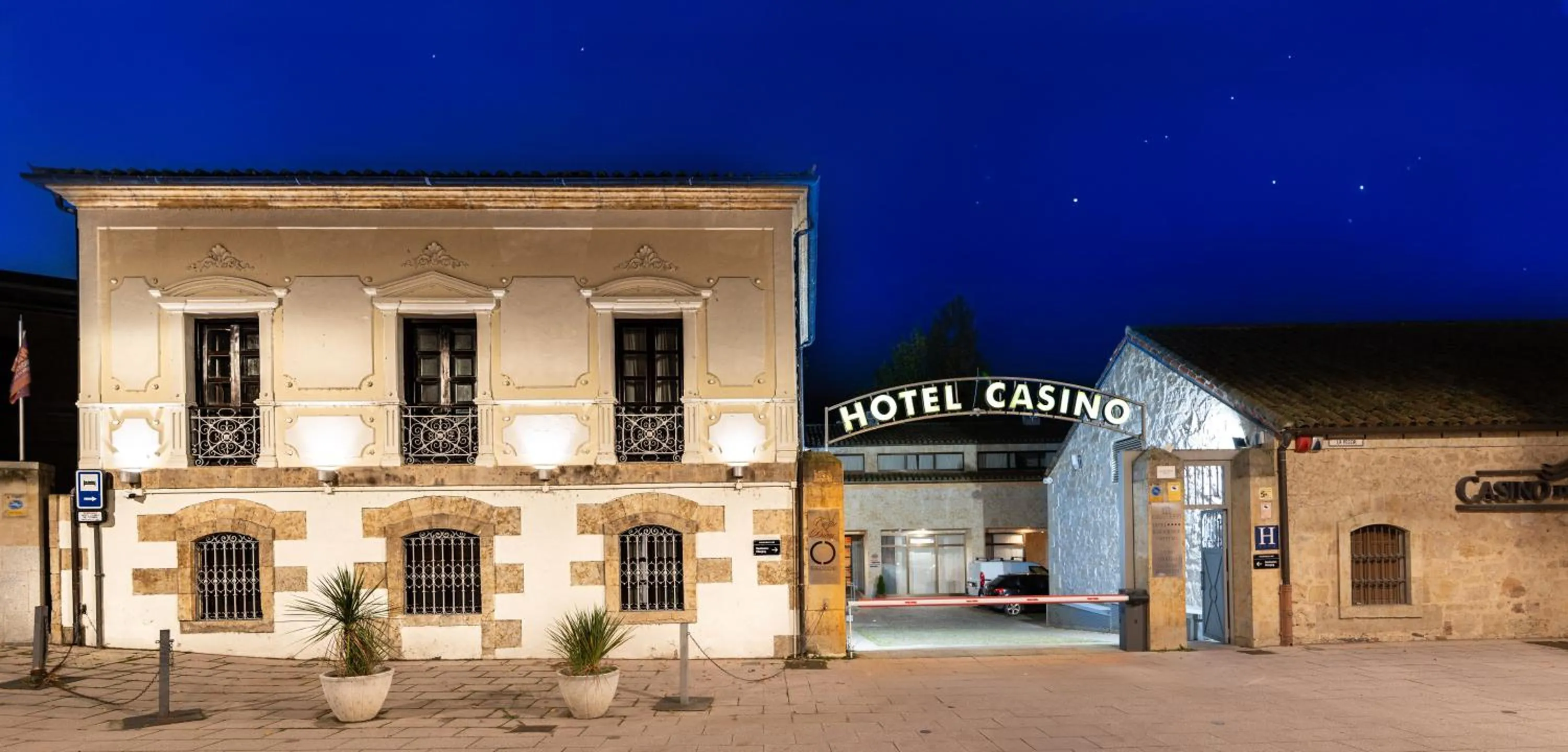 Property building in Hospedium Hotel Casino Del Tormes