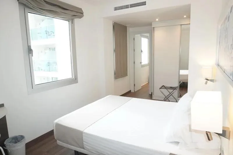 Photo of the whole room, Bed in Port Benidorm Hotel & Spa 4* Sup