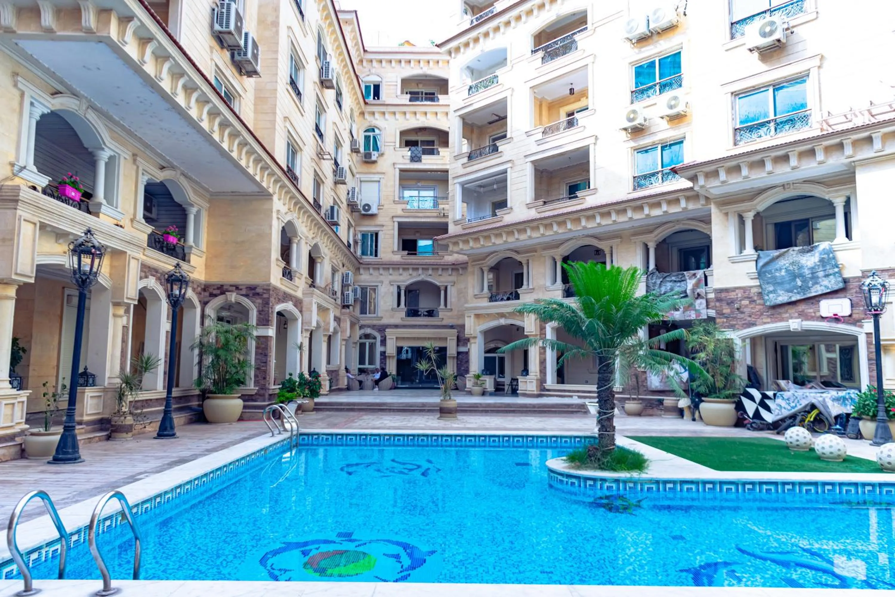 Swimming pool in Jasmine Pyramids Hotel